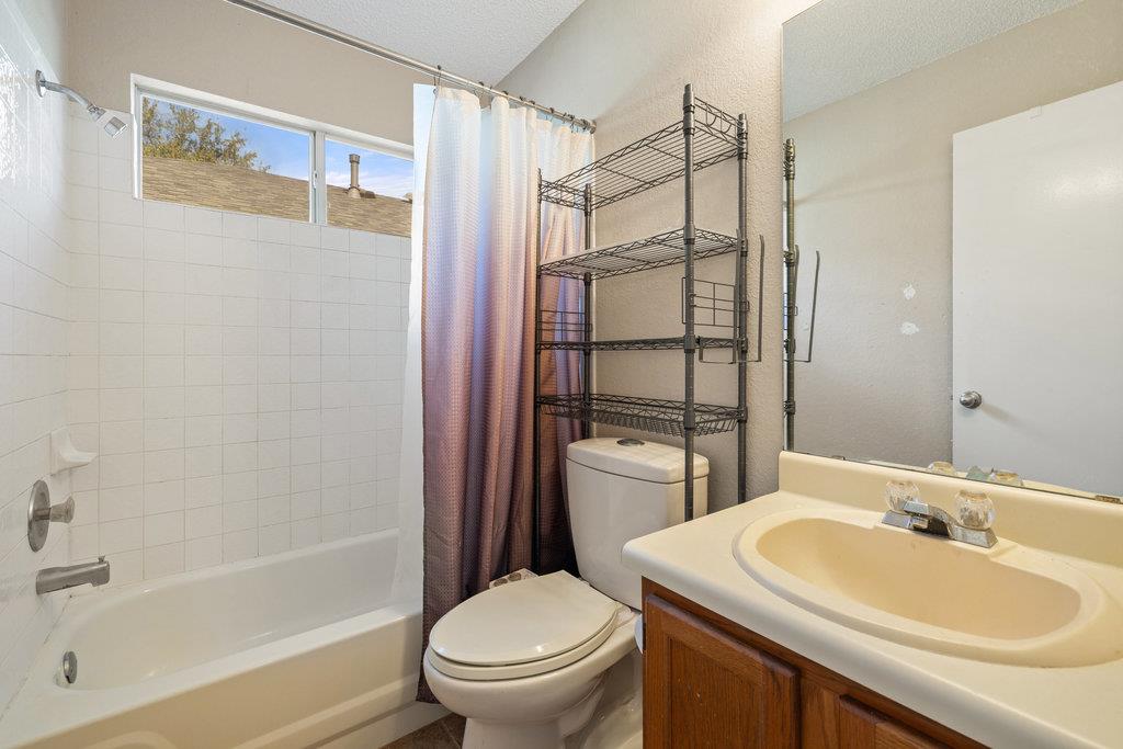 1700 Taron Dr, Round Rock, TX 78681