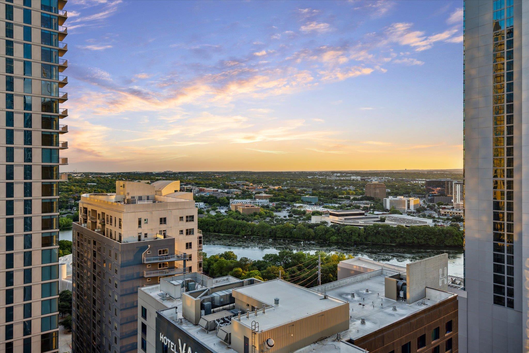 610 Davis St # 2304, Austin, TX 78701