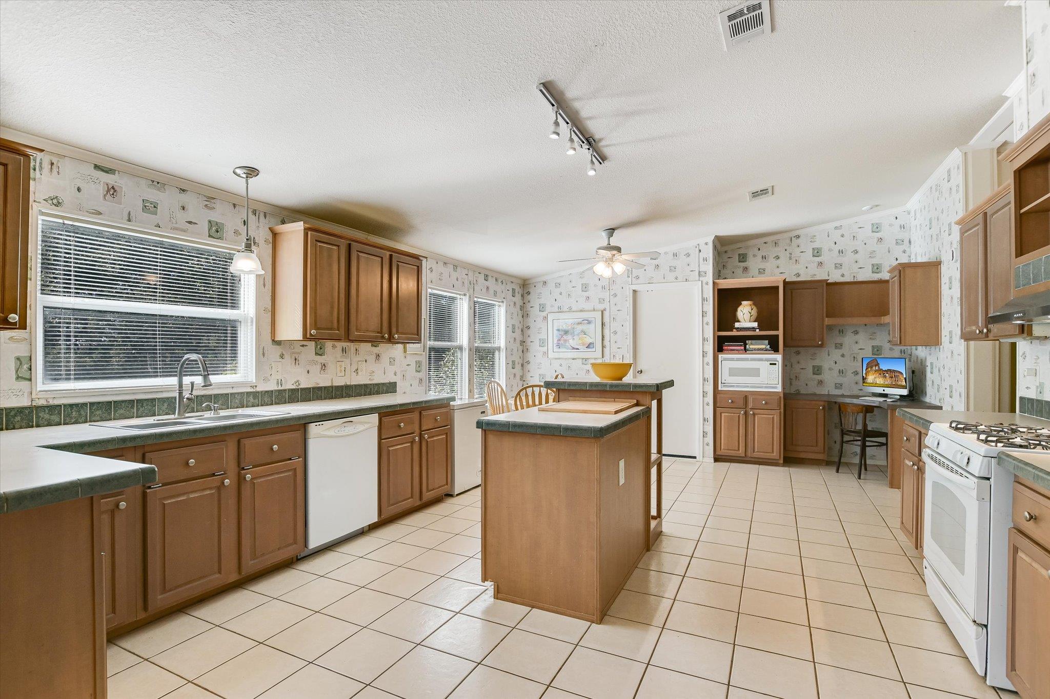 5300 Fischer Store Rd, Wimberley, TX 78676