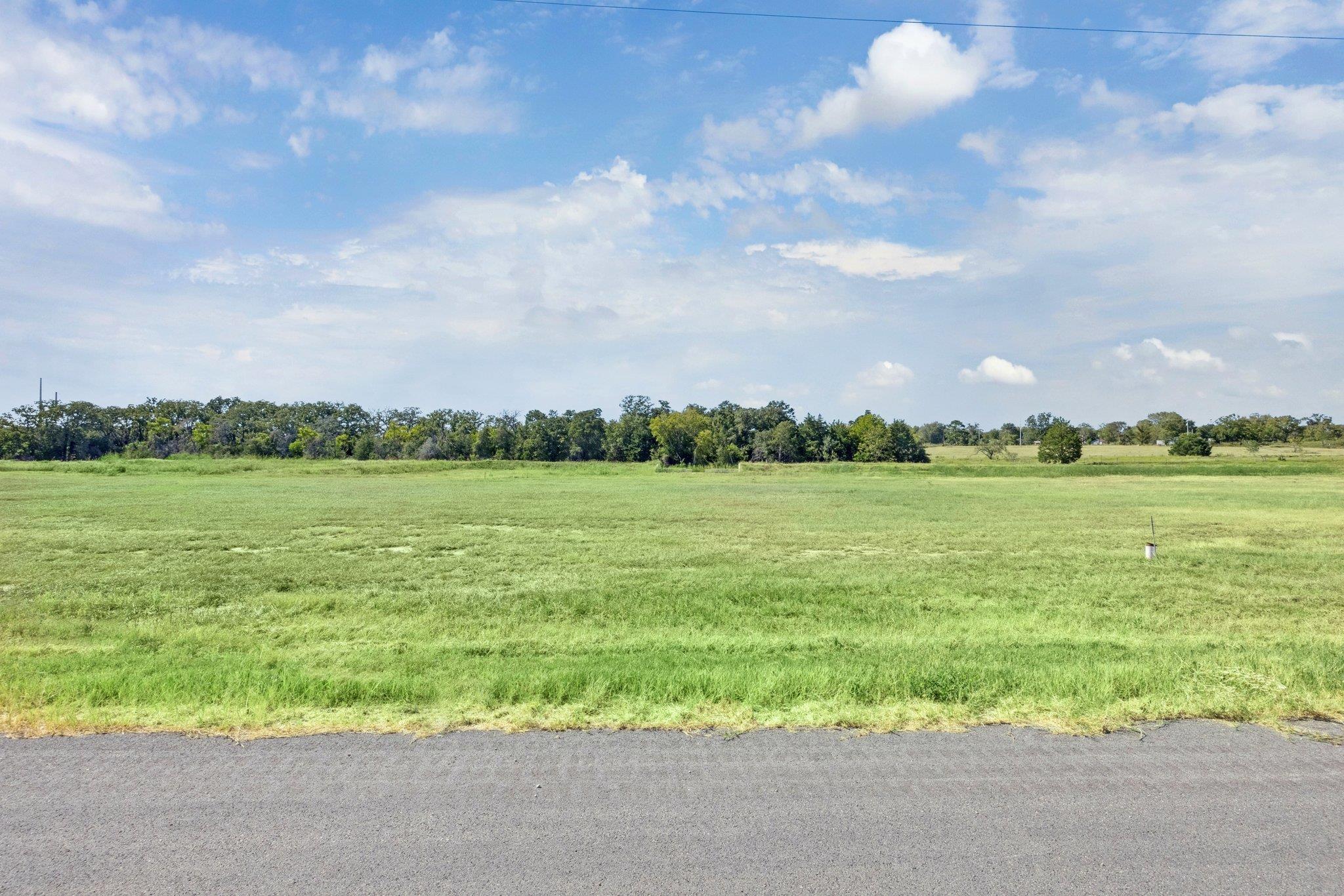 105 Nyala Ln, Rosanky, TX 78616