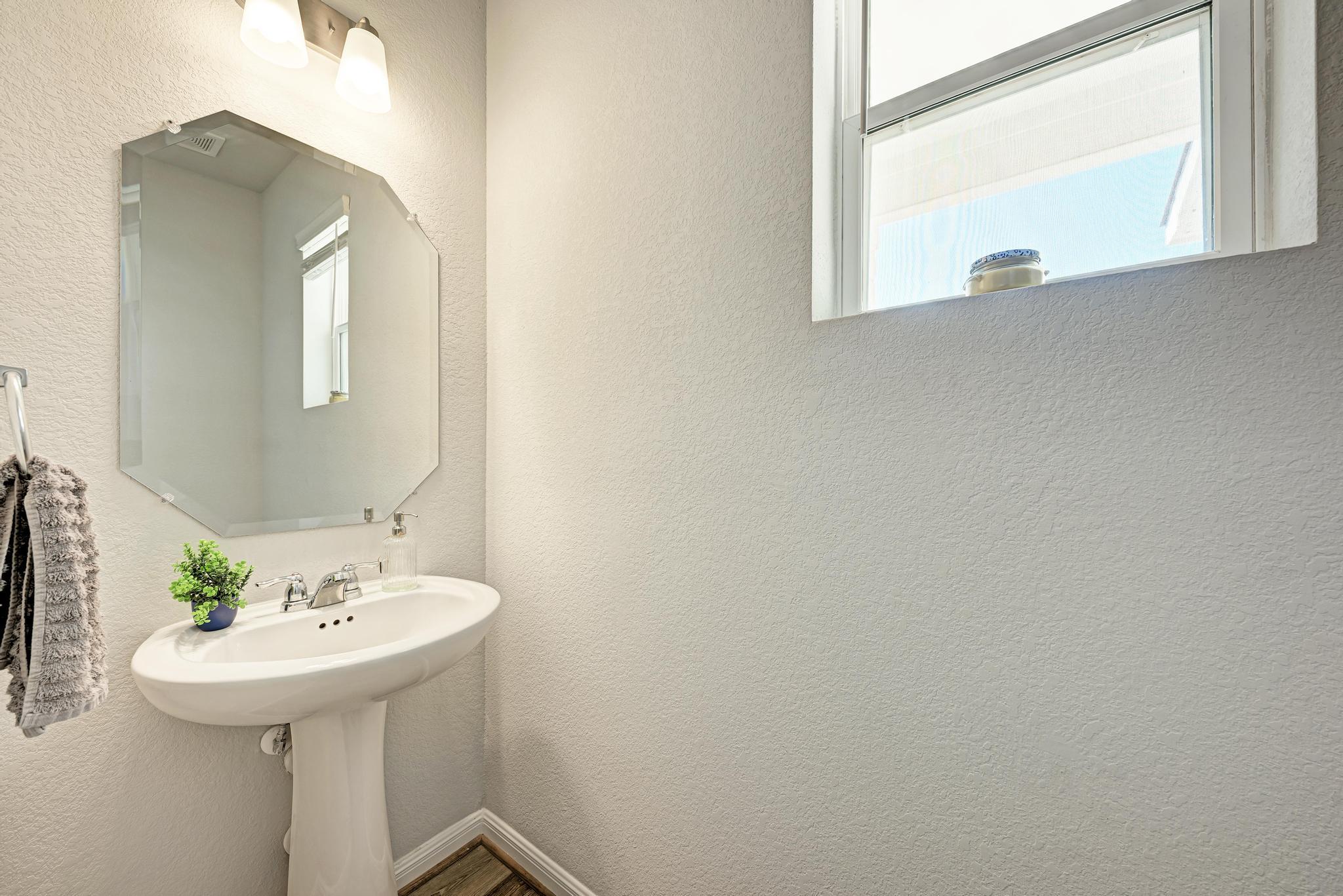 125 Wagon Spoke Way, Liberty Hill, TX 78642