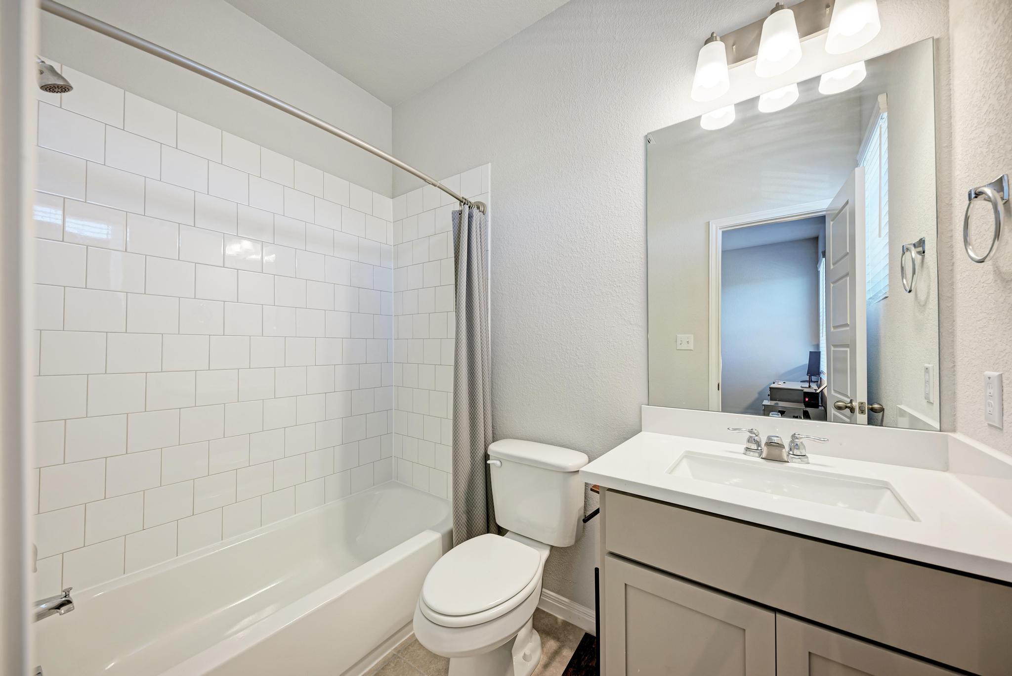 125 Wagon Spoke Way, Liberty Hill, TX 78642