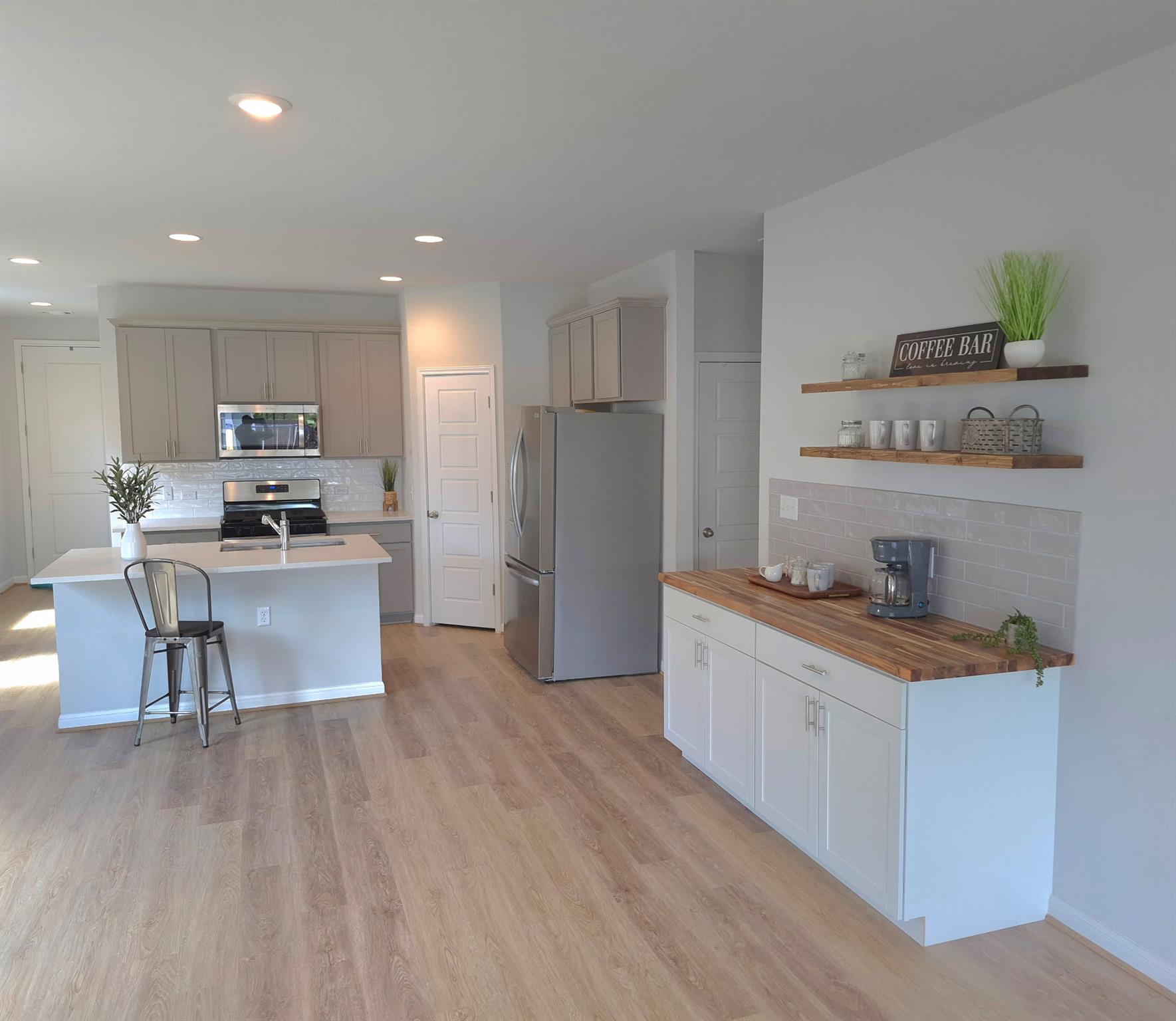 125 Wagon Spoke Way, Liberty Hill, TX 78642