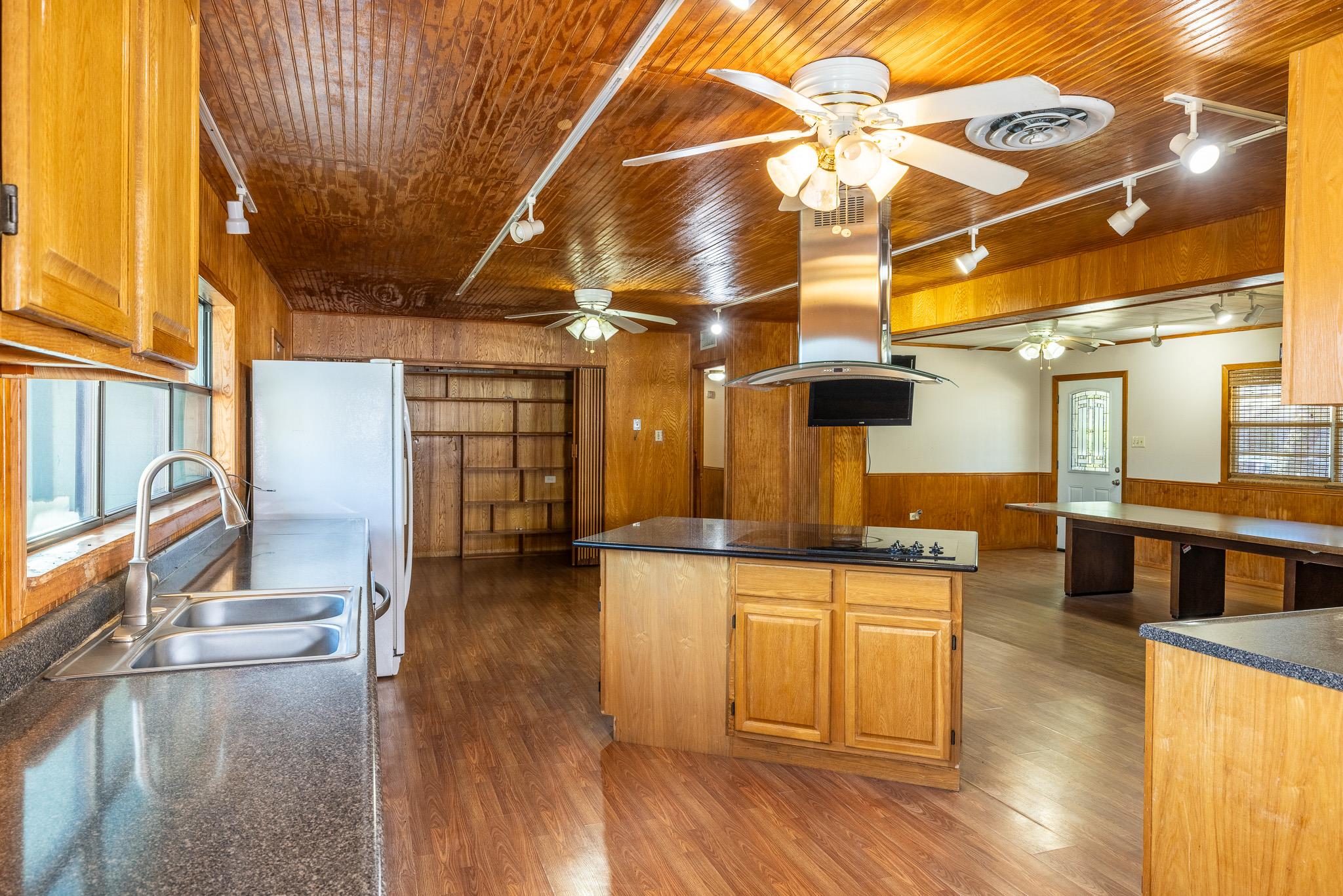 1724 Hickston St, Gonzales, TX 78629