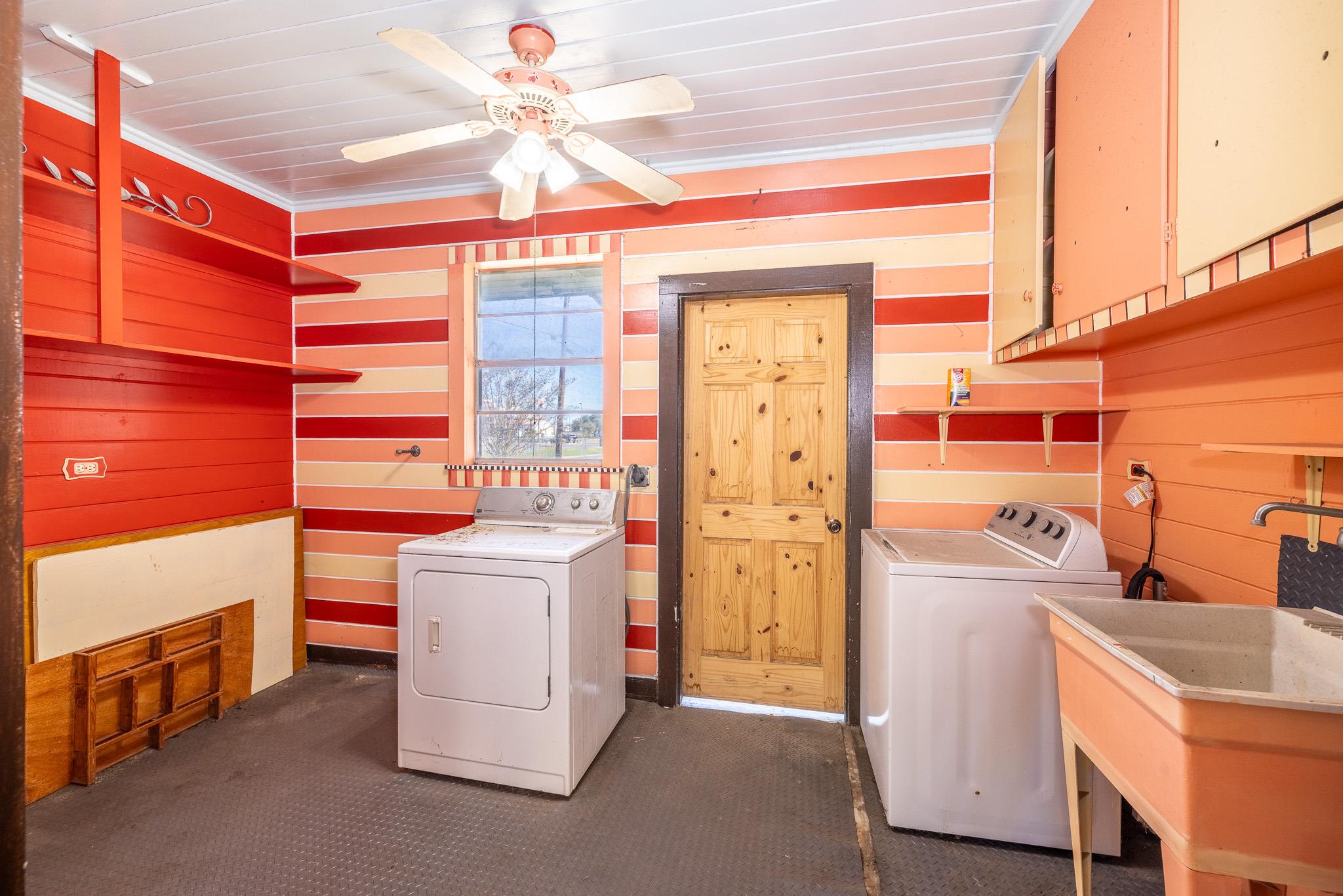 1724 Hickston St, Gonzales, TX 78629