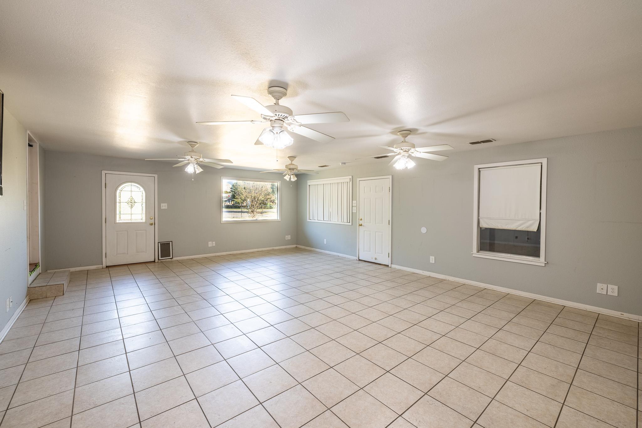 1724 Hickston St, Gonzales, TX 78629