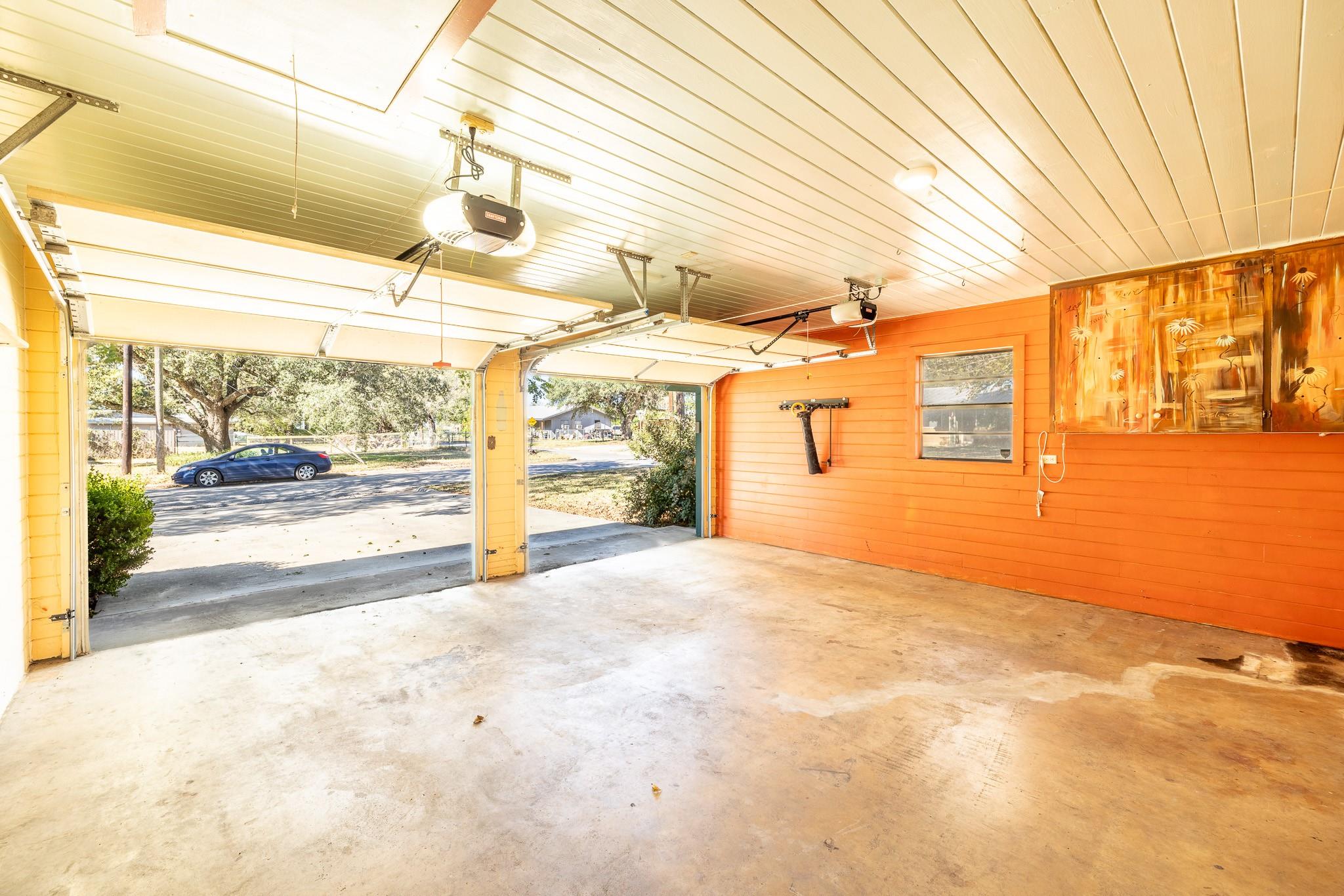 1724 Hickston St, Gonzales, TX 78629