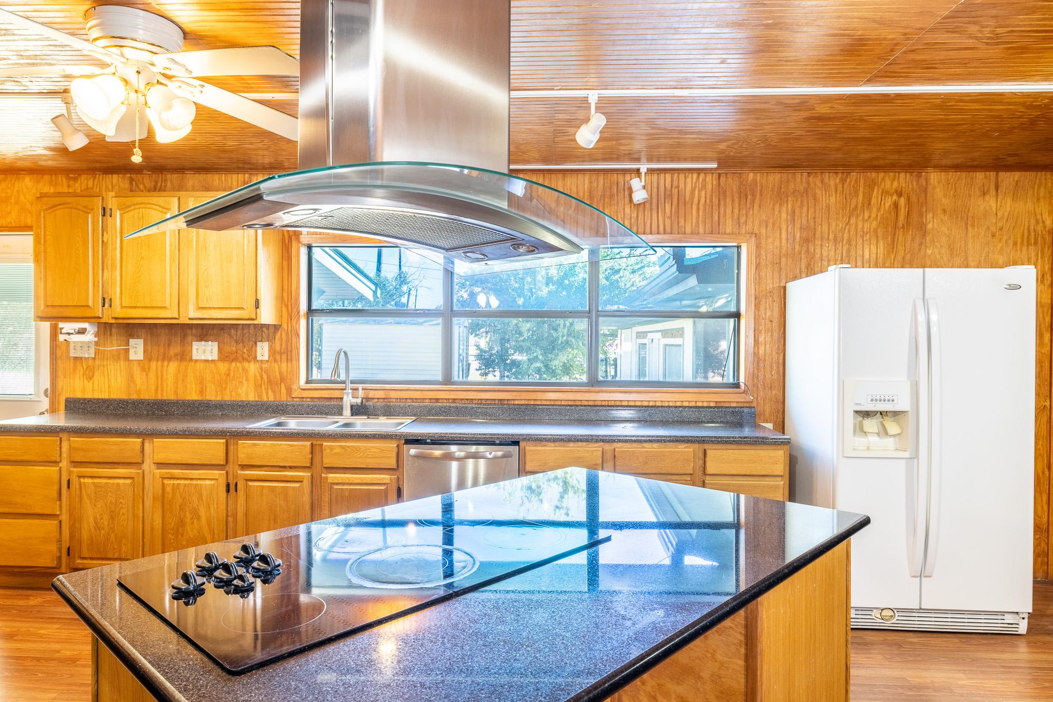 1724 Hickston St, Gonzales, TX 78629