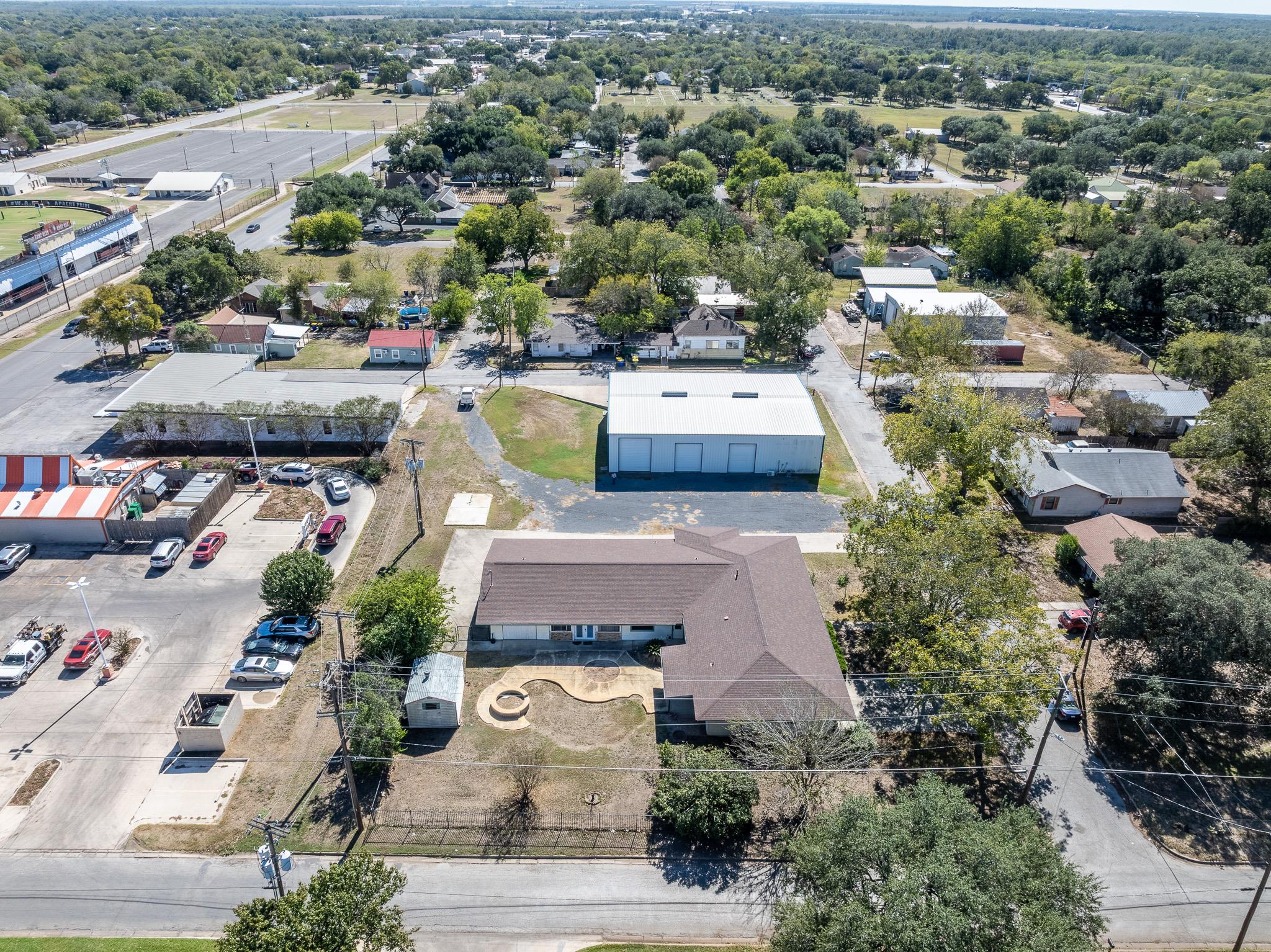 1724 Hickston St, Gonzales, TX 78629