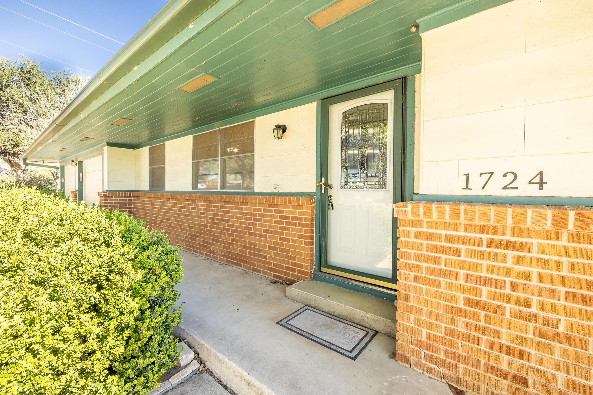 1724 Hickston St, Gonzales, TX 78629