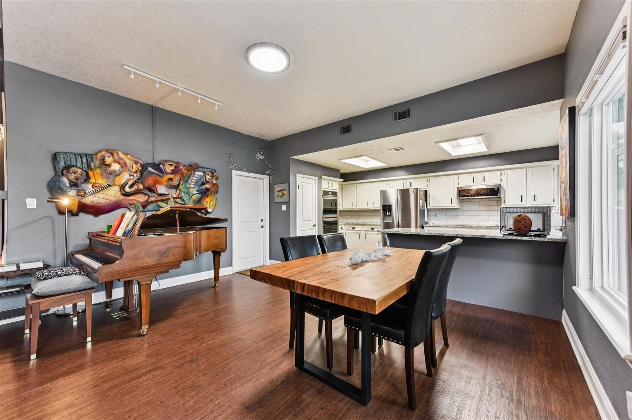 66 Woodcreek Dr, Wimberley, TX 78676