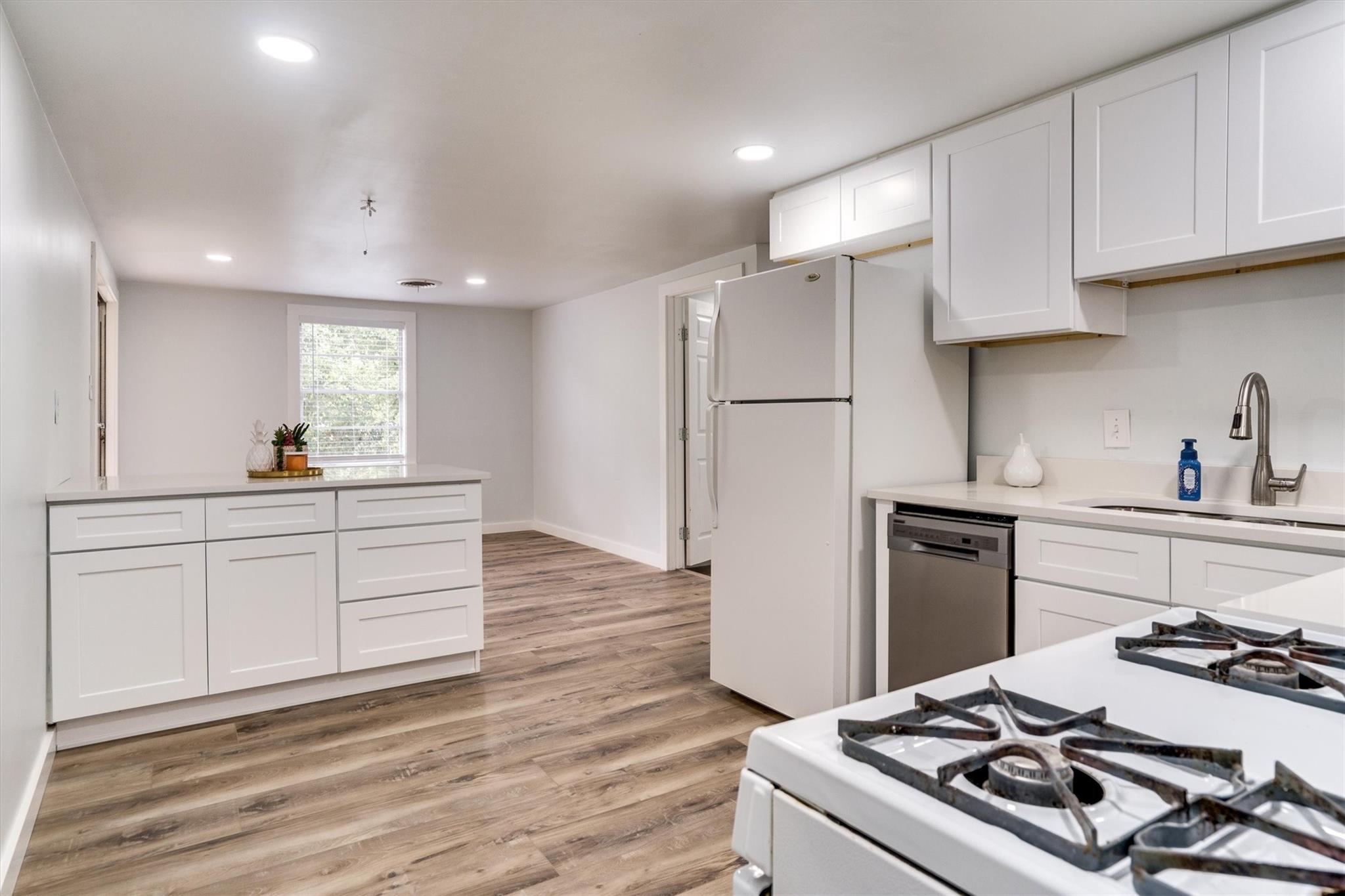 1405 E Main St, Round Rock, TX 78664