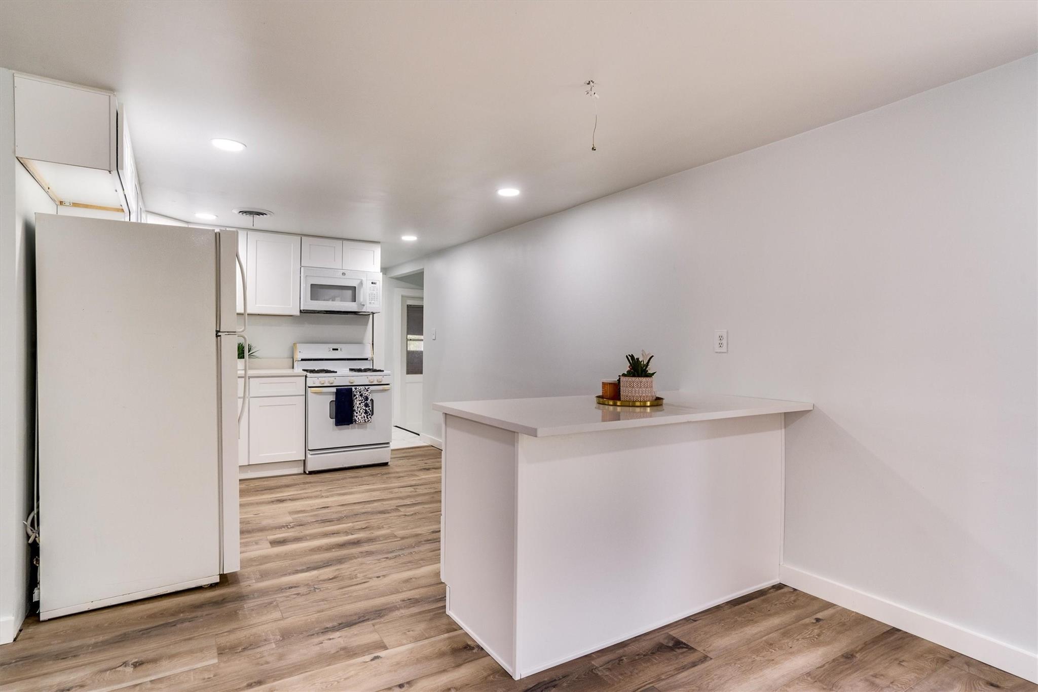 1405 E Main St, Round Rock, TX 78664