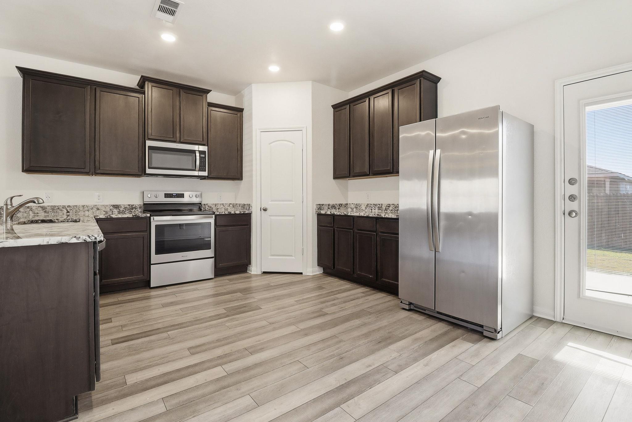 1283 Treeta Trl, Kyle, TX 78640