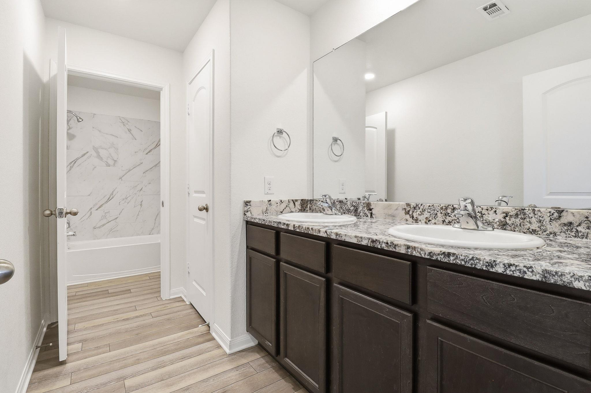 1283 Treeta Trl, Kyle, TX 78640