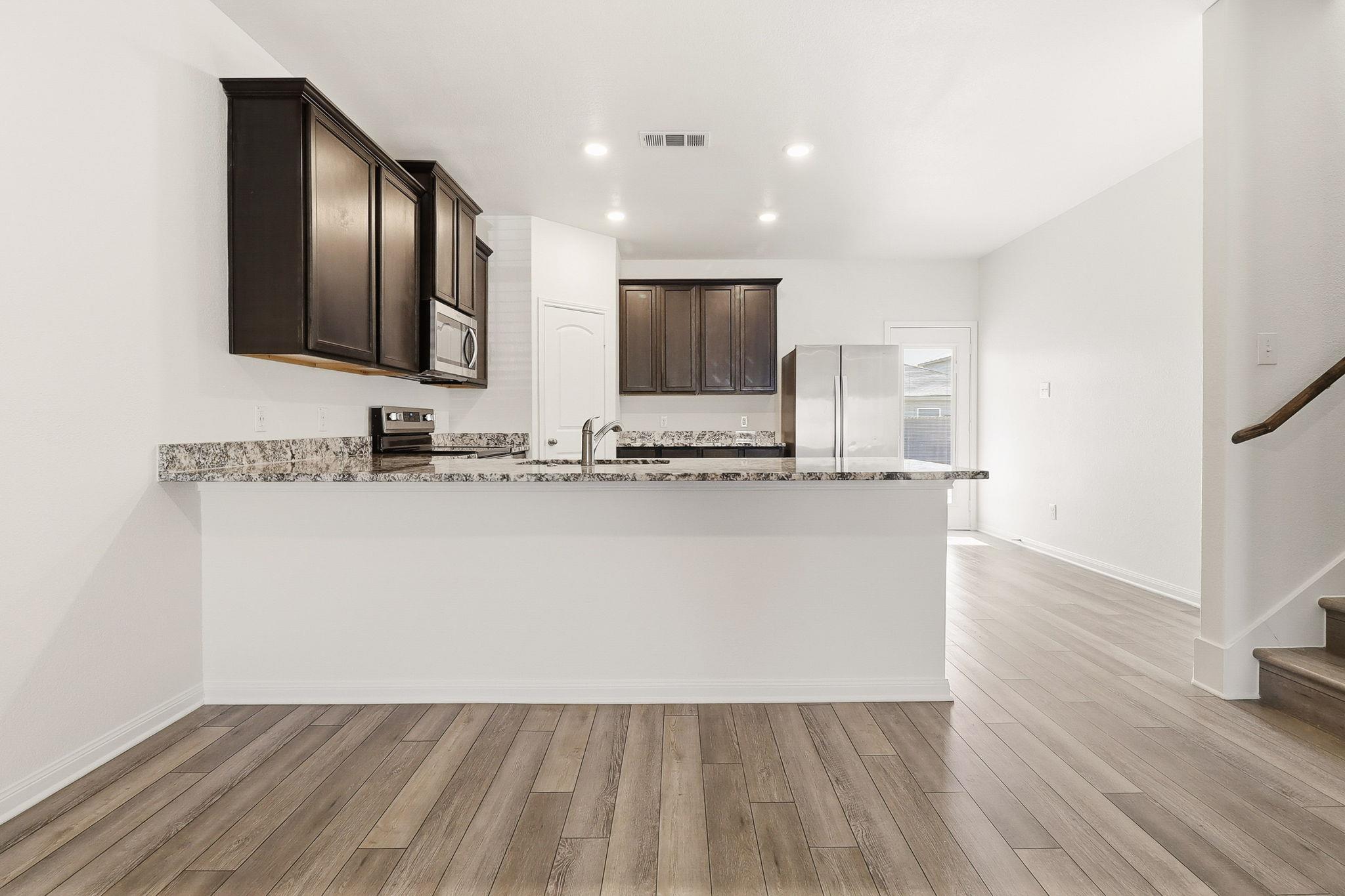 1283 Treeta Trl, Kyle, TX 78640