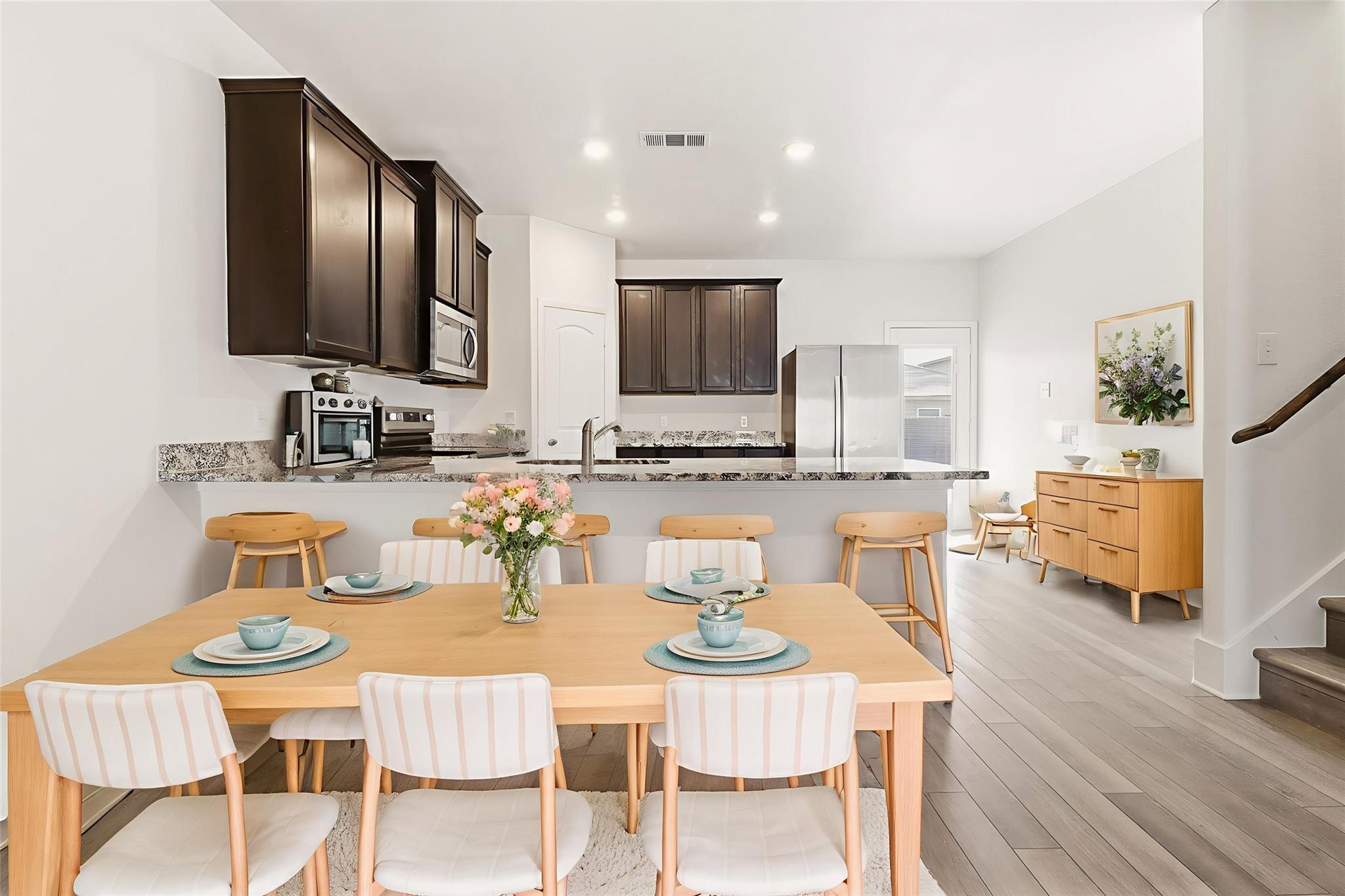 1283 Treeta Trl, Kyle, TX 78640