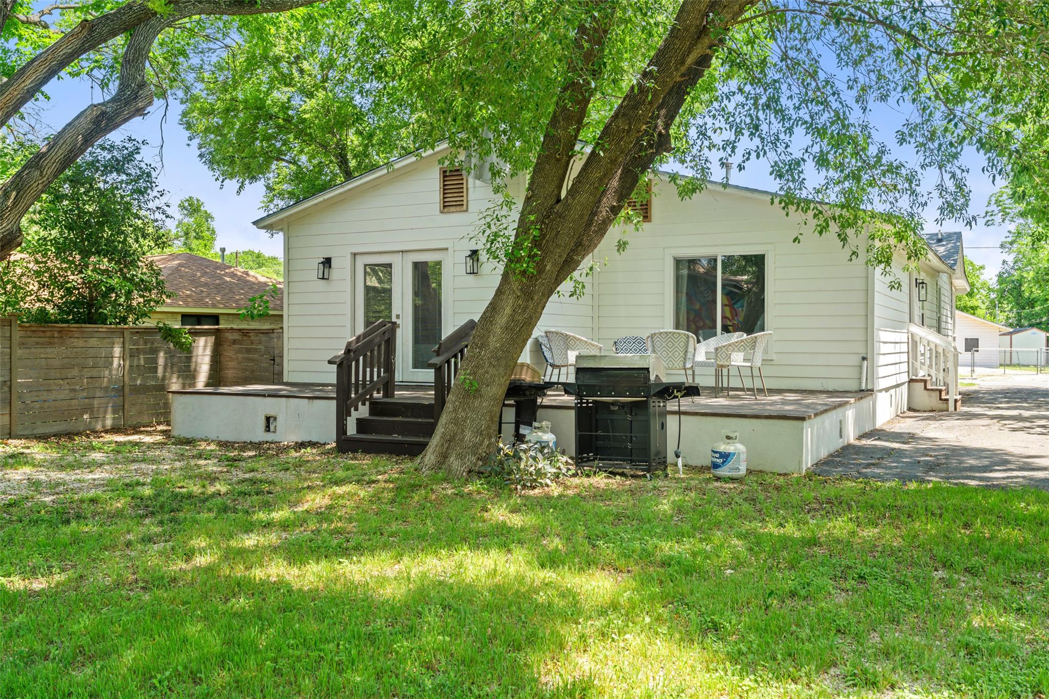 306 Juarez St, San Marcos, TX 78666