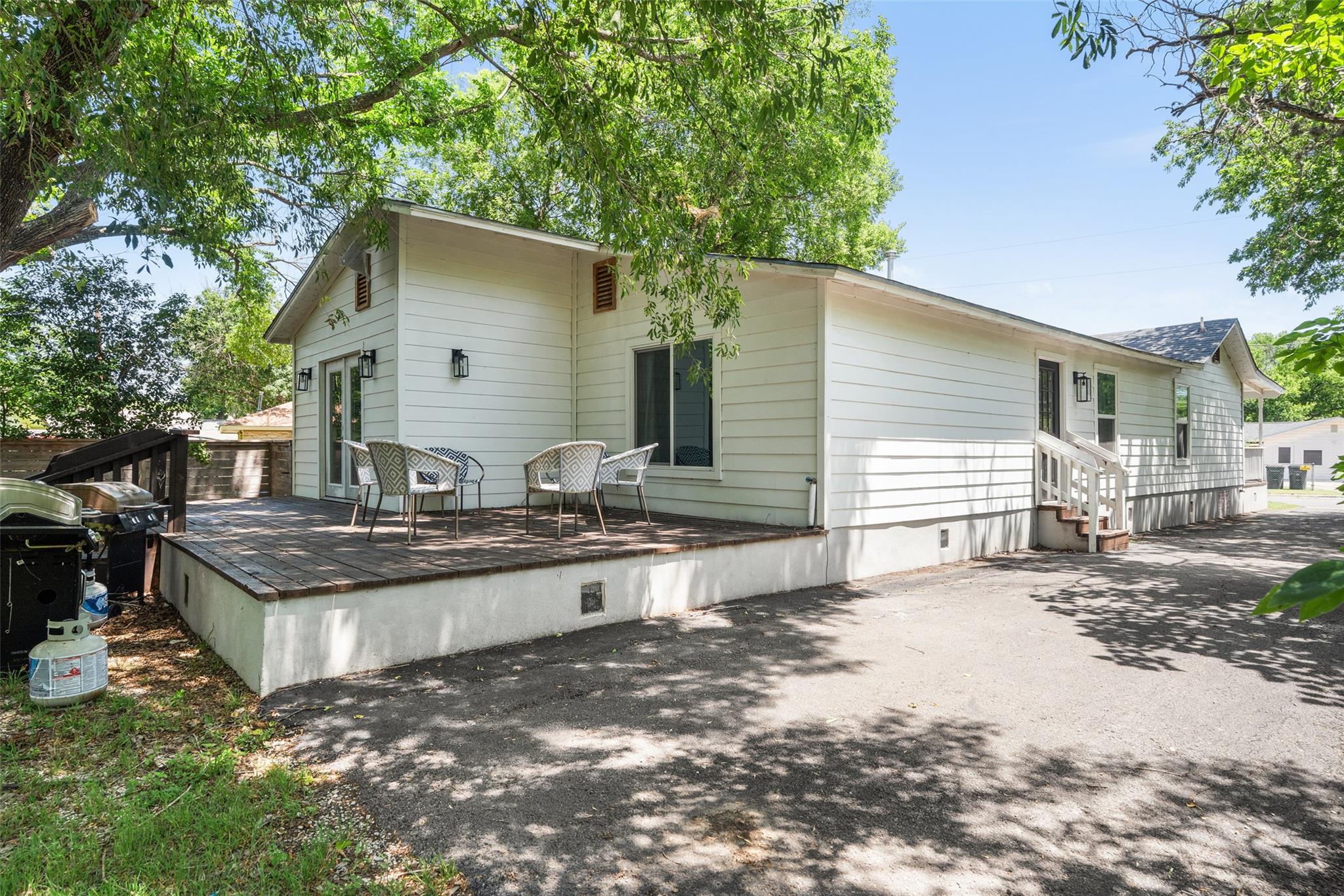 306 Juarez St, San Marcos, TX 78666