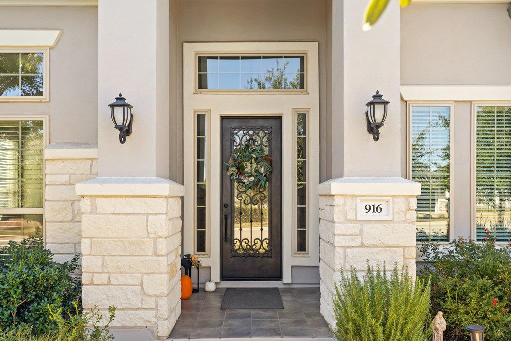 916 Morning Moon Cir, Austin, TX 78732