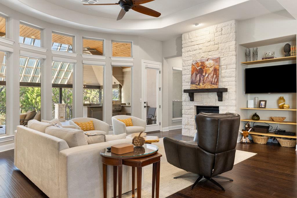 916 Morning Moon Cir, Austin, TX 78732