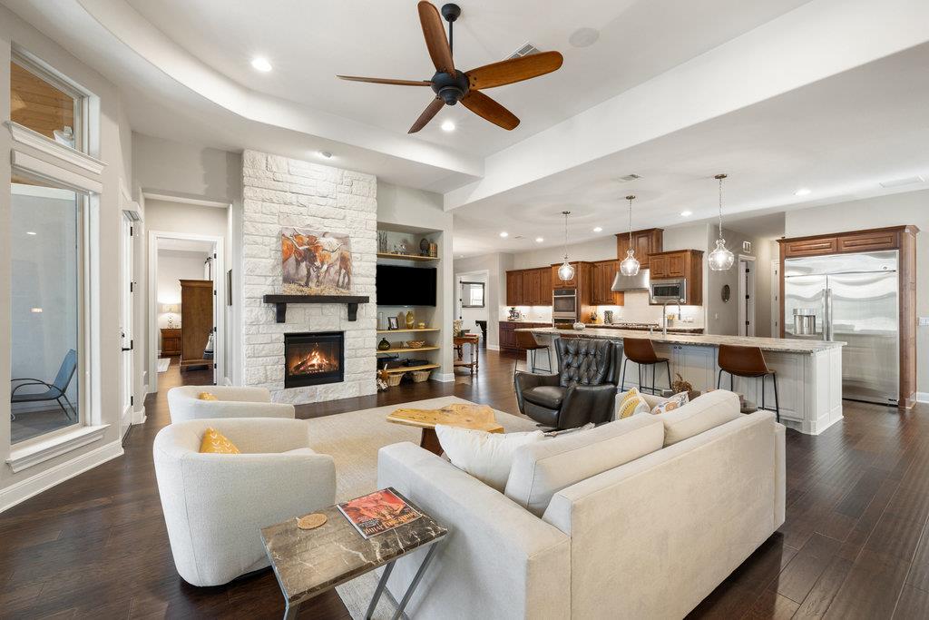 916 Morning Moon Cir, Austin, TX 78732