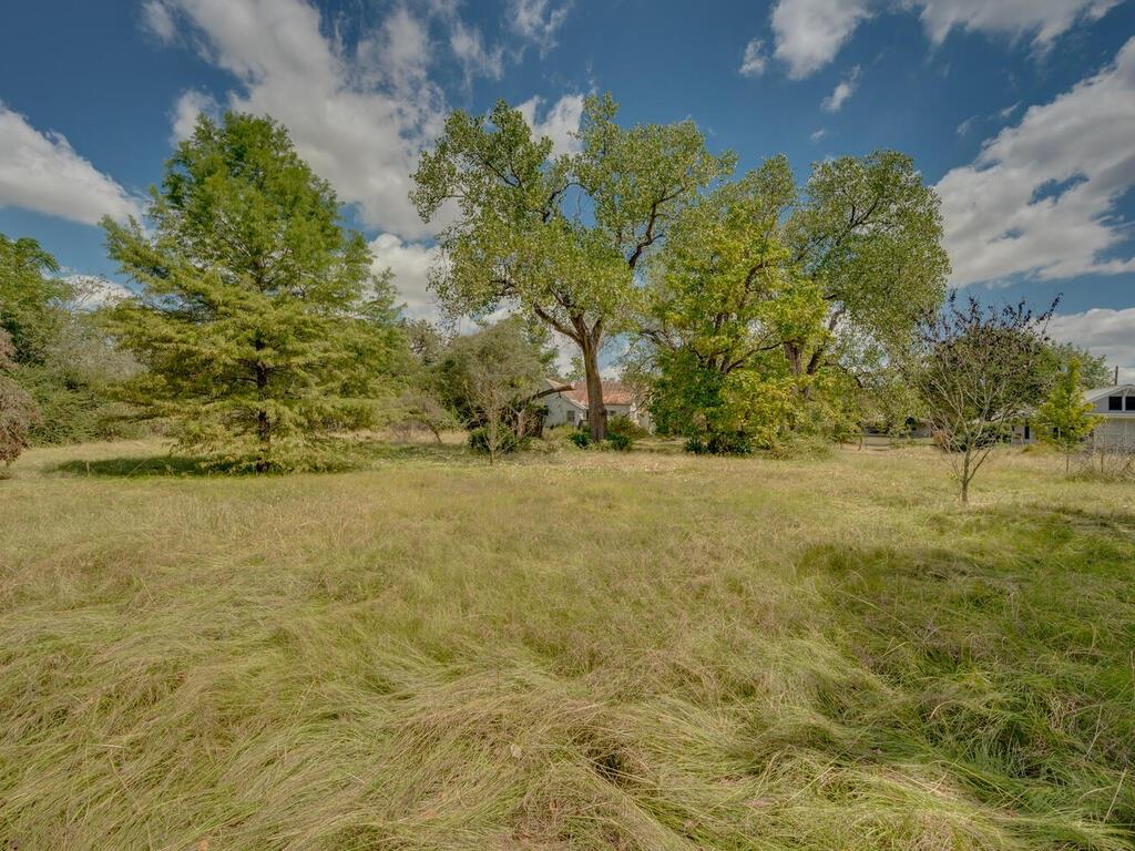 316 S Avenue C # B, Elgin, TX 78621