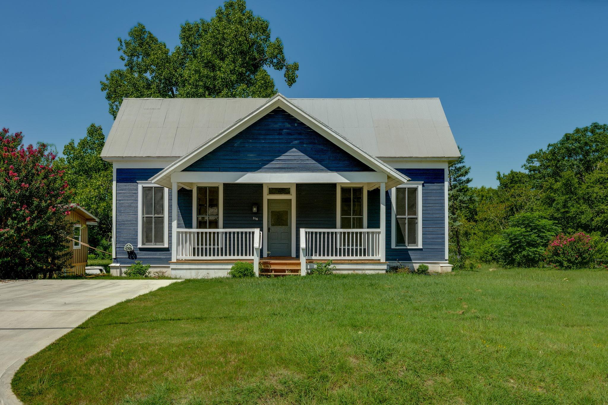 316 S Avenue C # B, Elgin, TX 78621