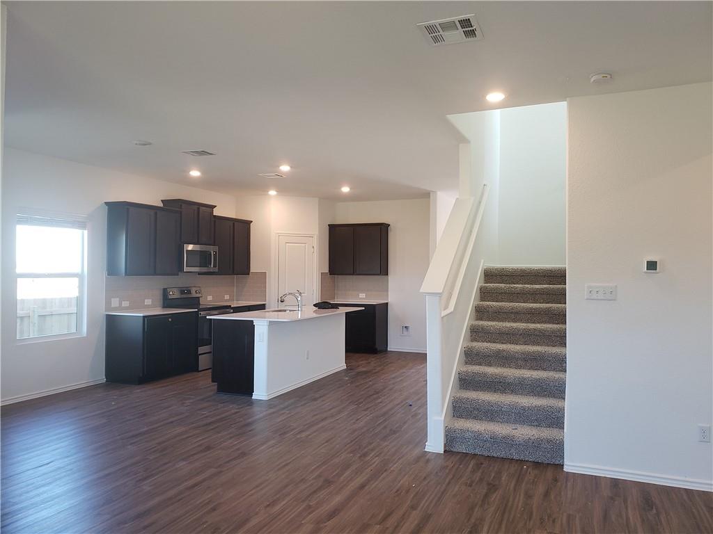 111 Bear Oak St, Hutto, TX 78634