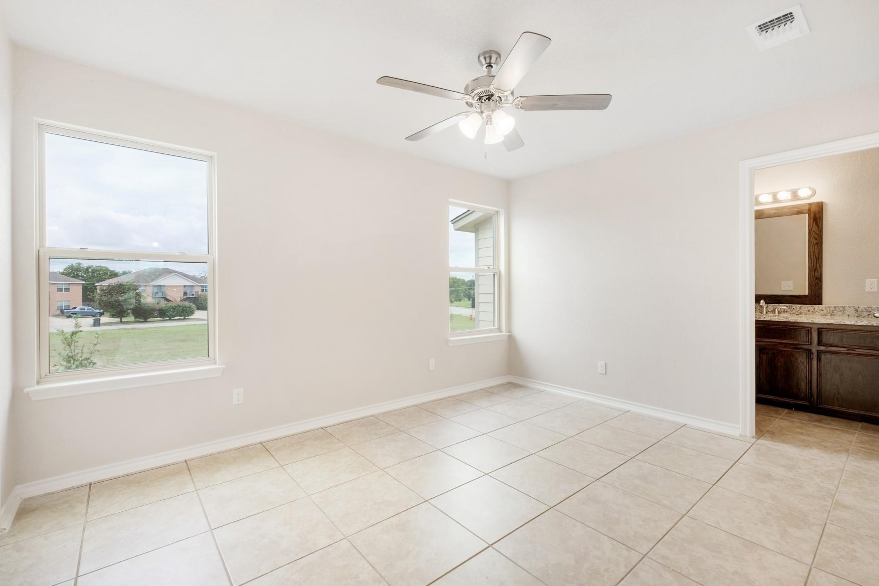 2200 Creekside Ln # D, Georgetown, TX 78626