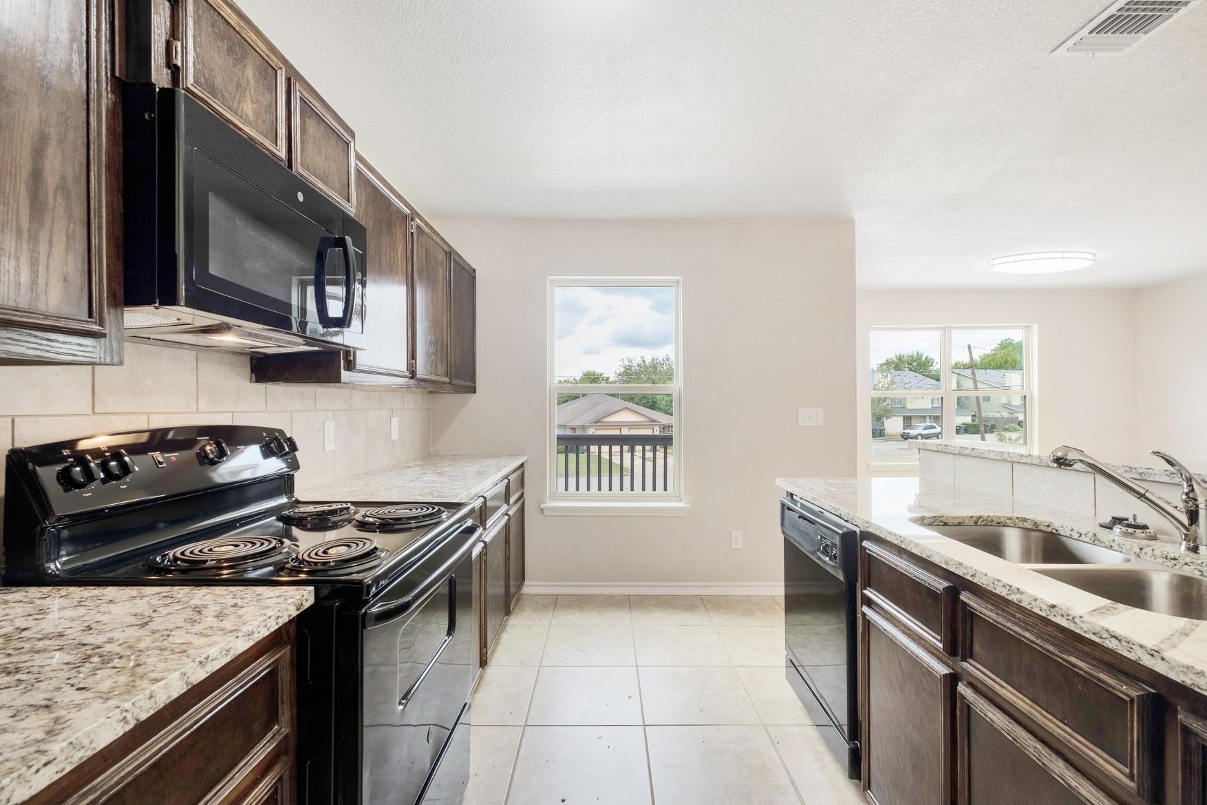 2200 Creekside Ln # D, Georgetown, TX 78626