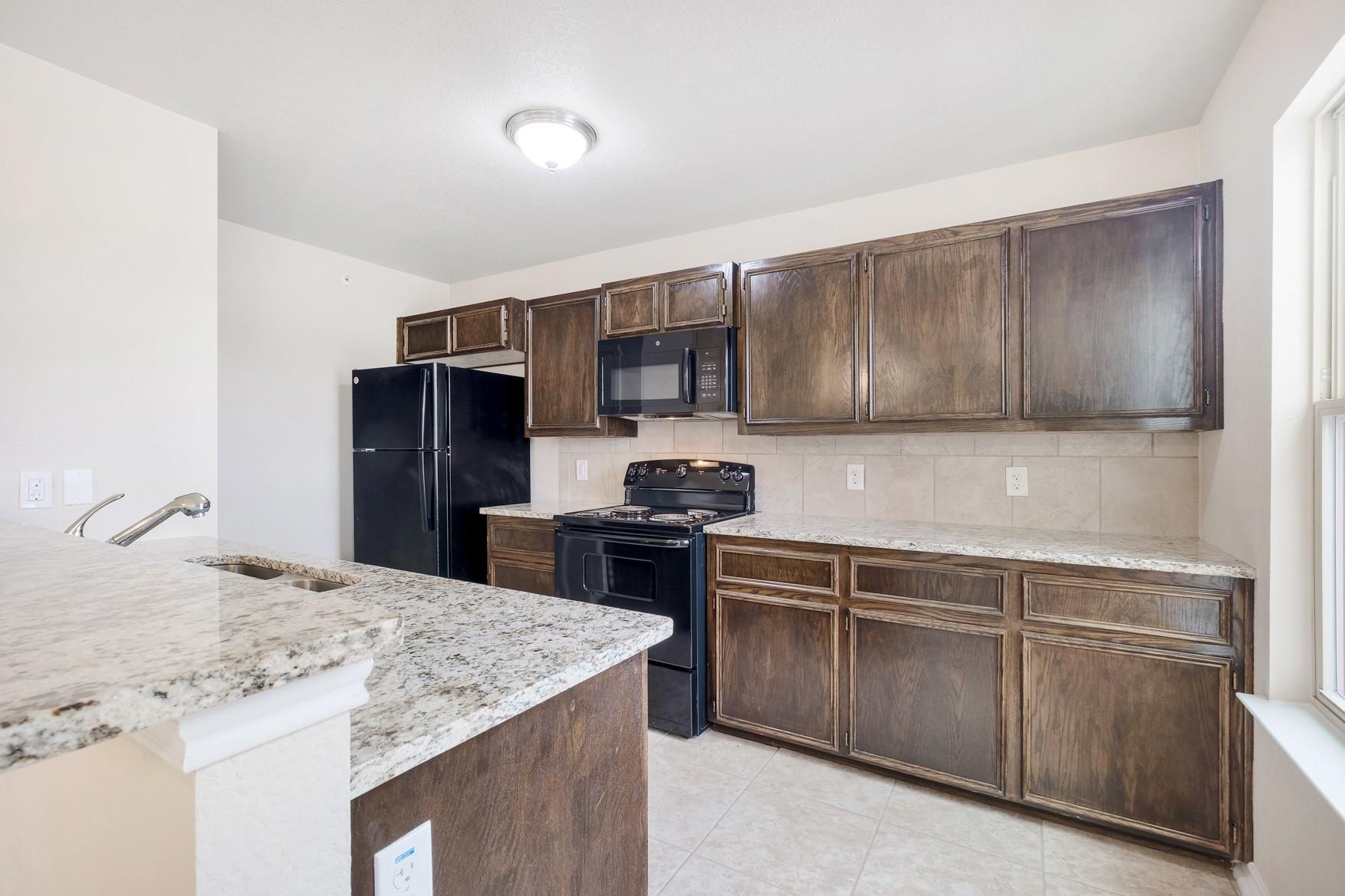 2200 Creekside Ln # D, Georgetown, TX 78626