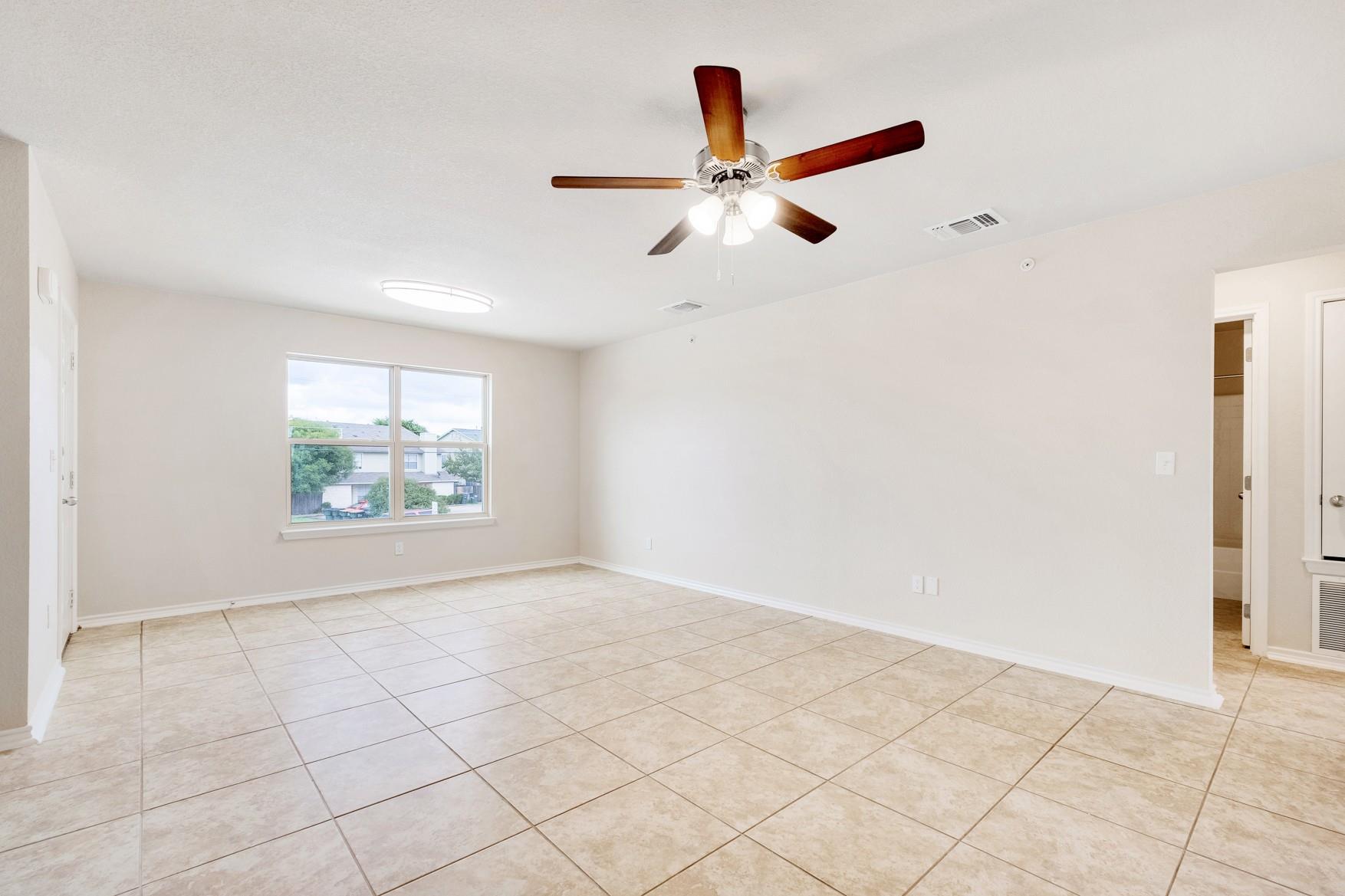 2200 Creekside Ln # D, Georgetown, TX 78626