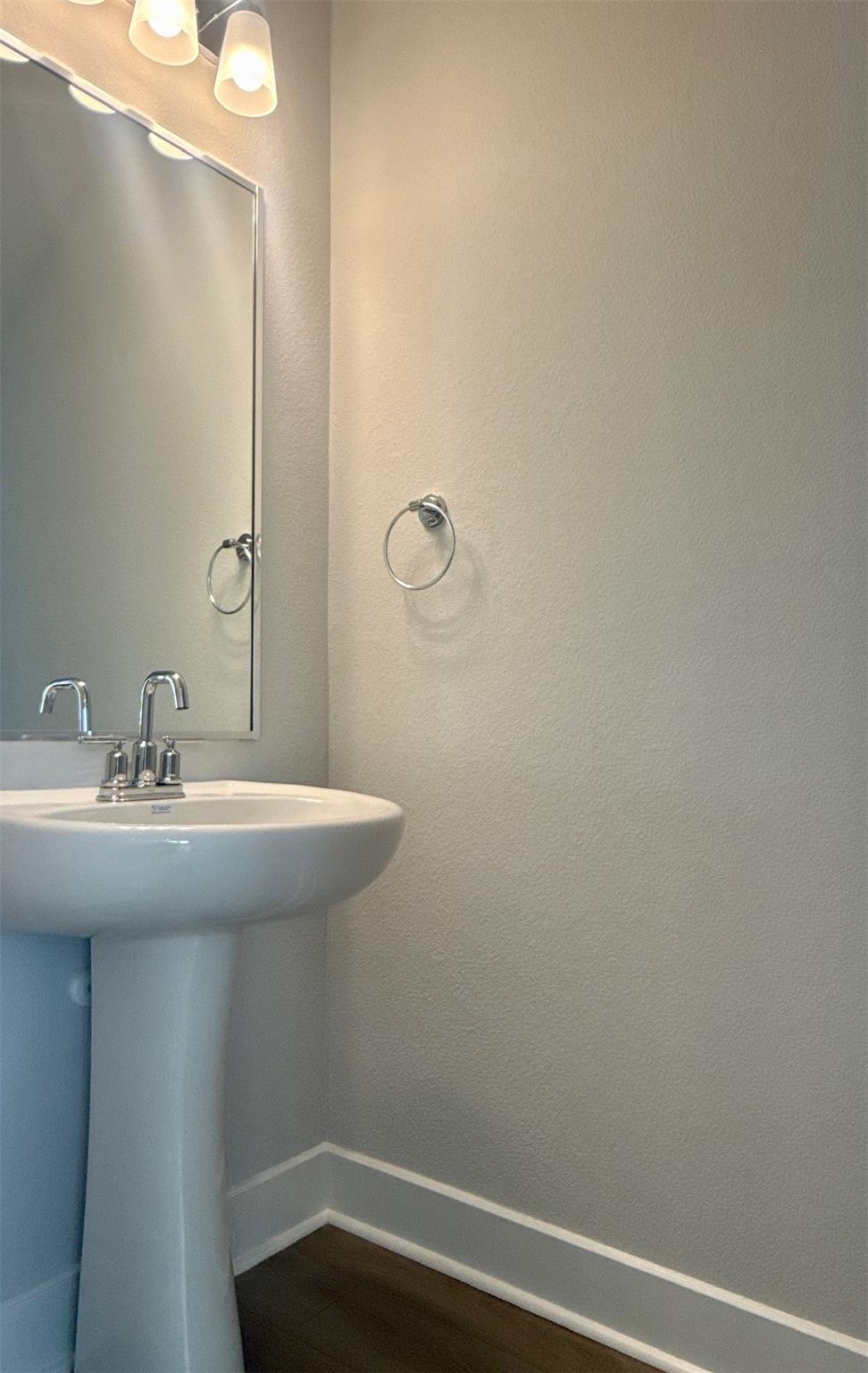 533 Emory Crossing Blvd, Hutto, TX 78634