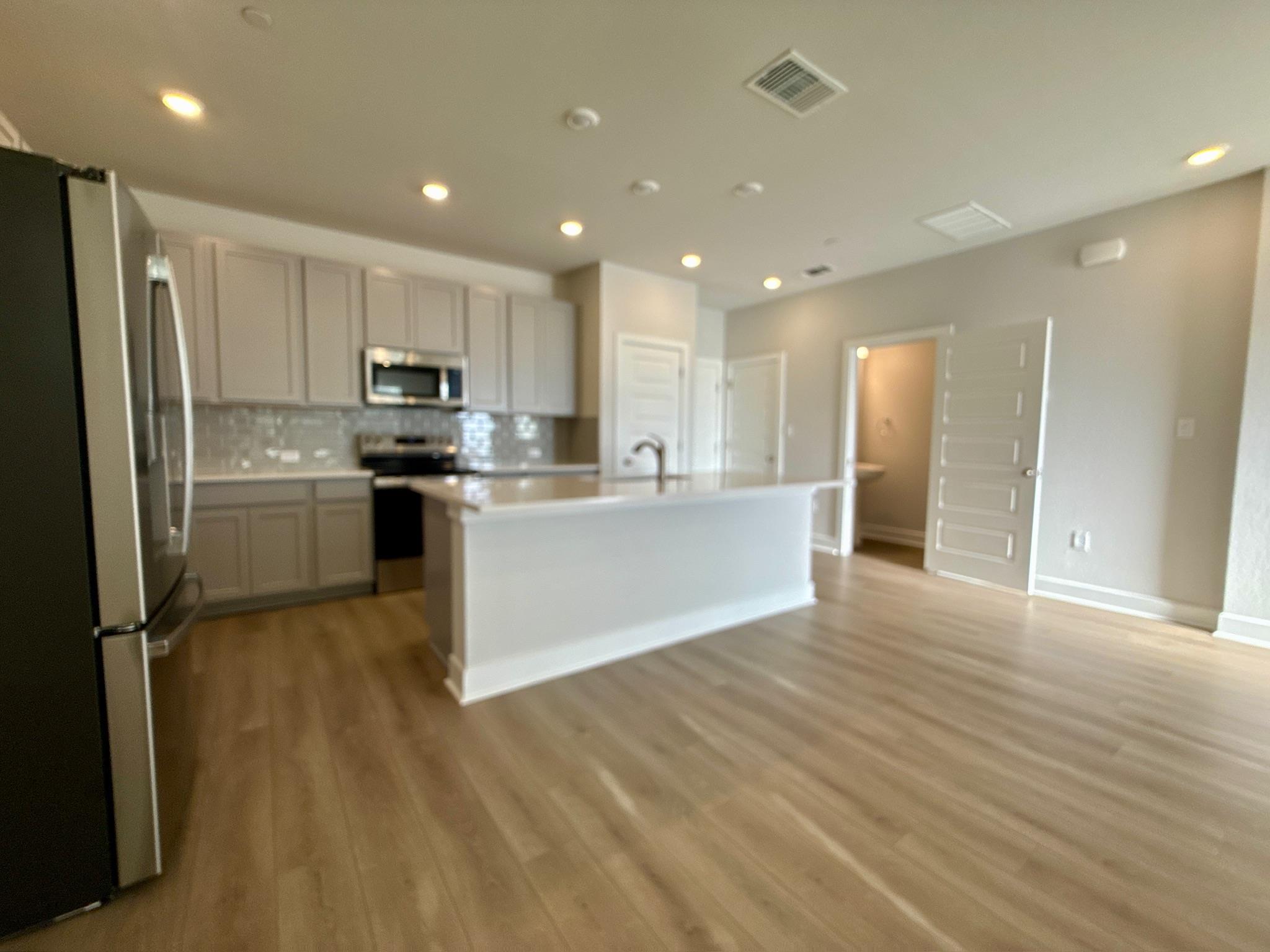 533 Emory Crossing Blvd, Hutto, TX 78634