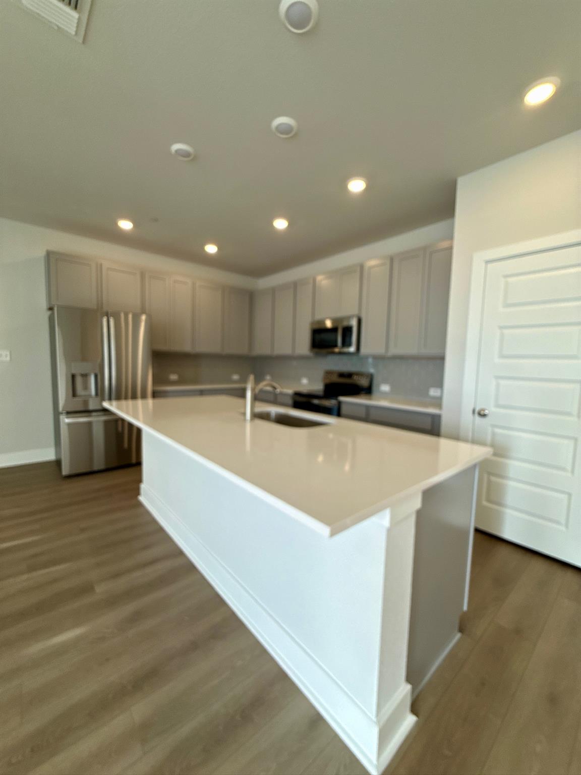 533 Emory Crossing Blvd, Hutto, TX 78634