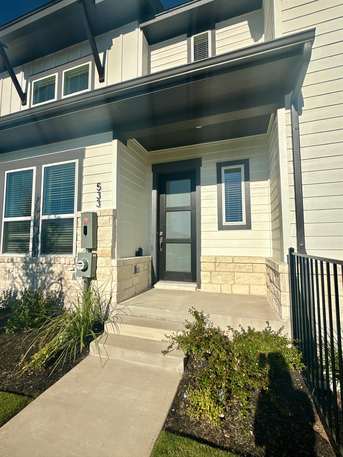 533 Emory Crossing Blvd, Hutto, TX 78634