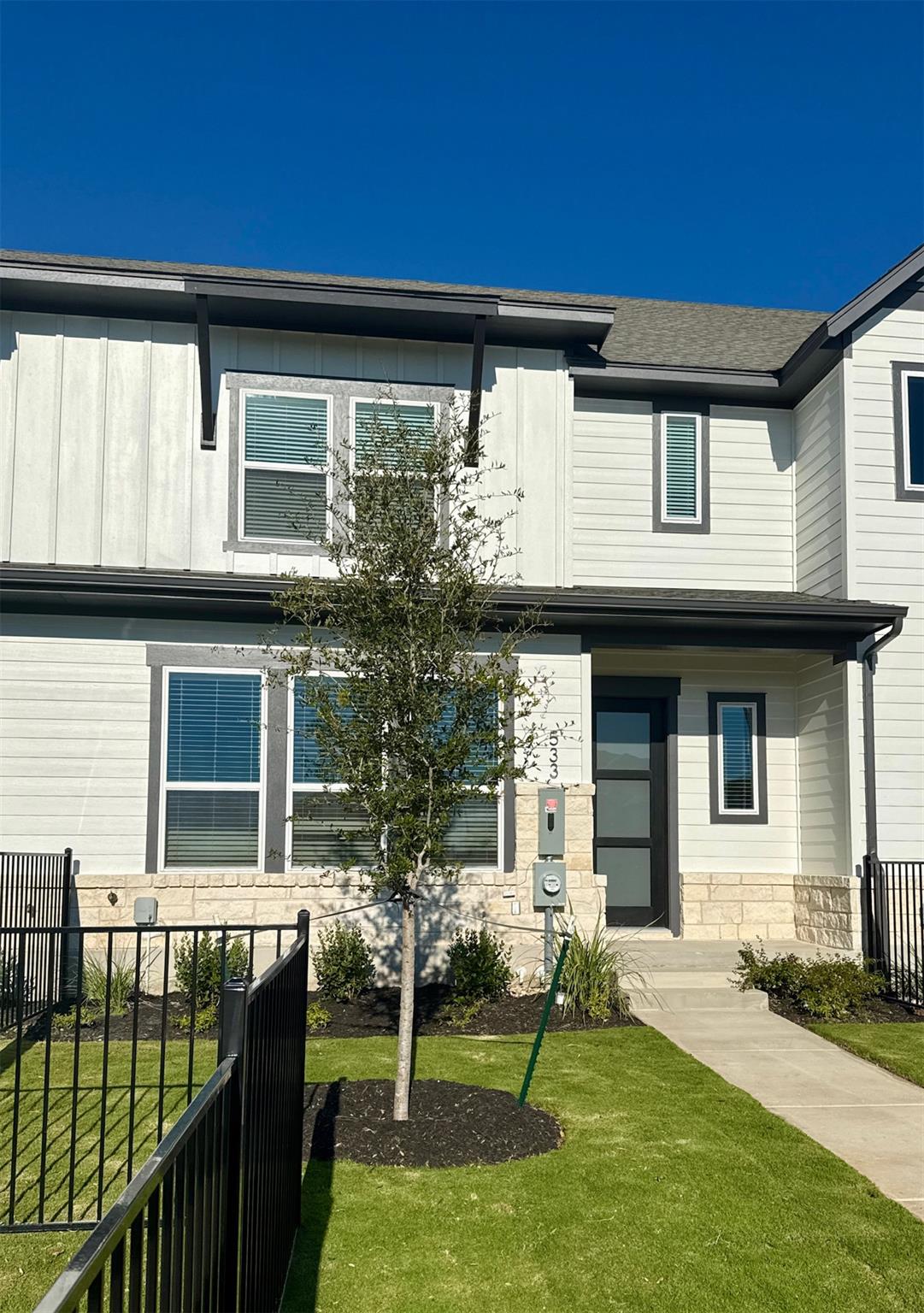 533 Emory Crossing Blvd, Hutto, TX 78634