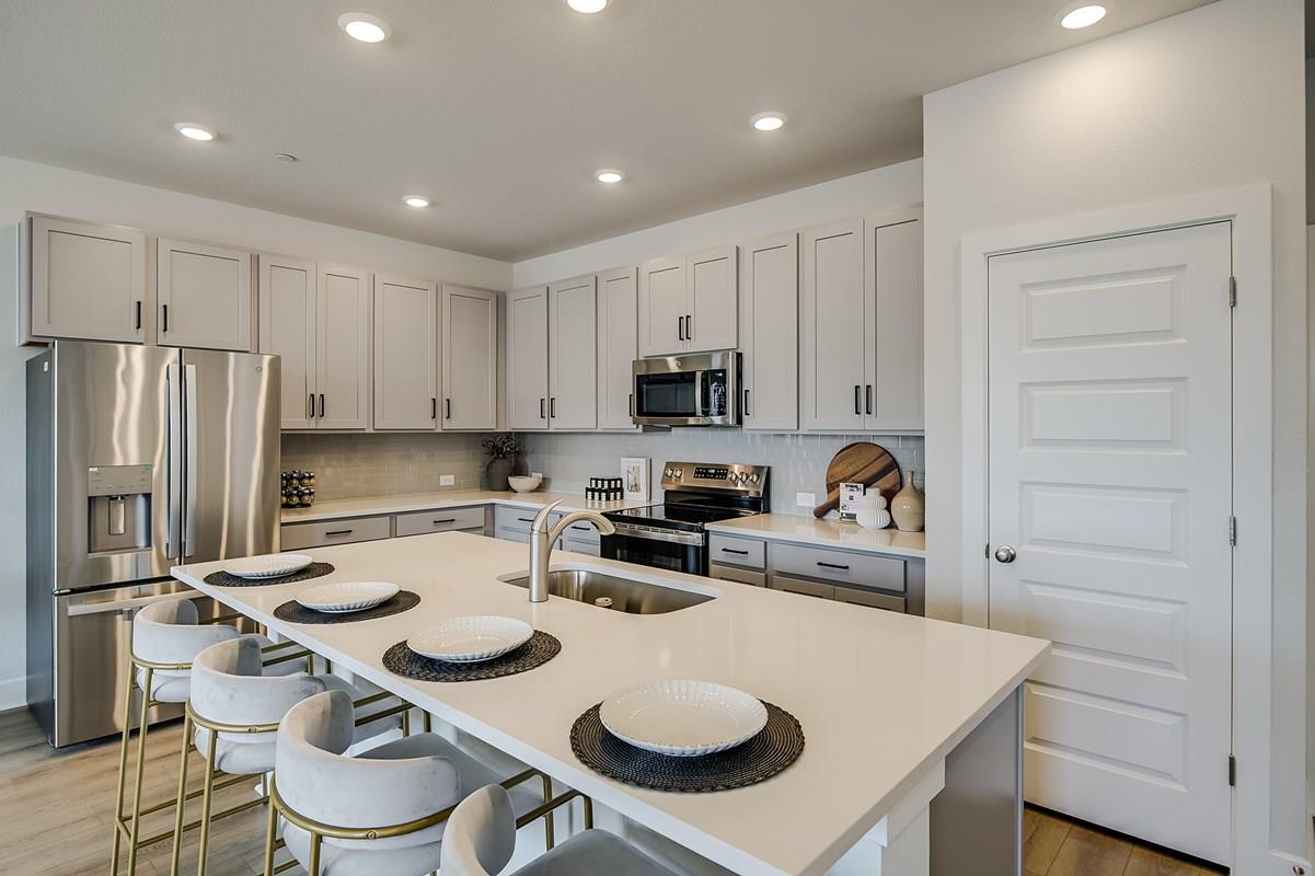 533 Emory Crossing Blvd, Hutto, TX 78634