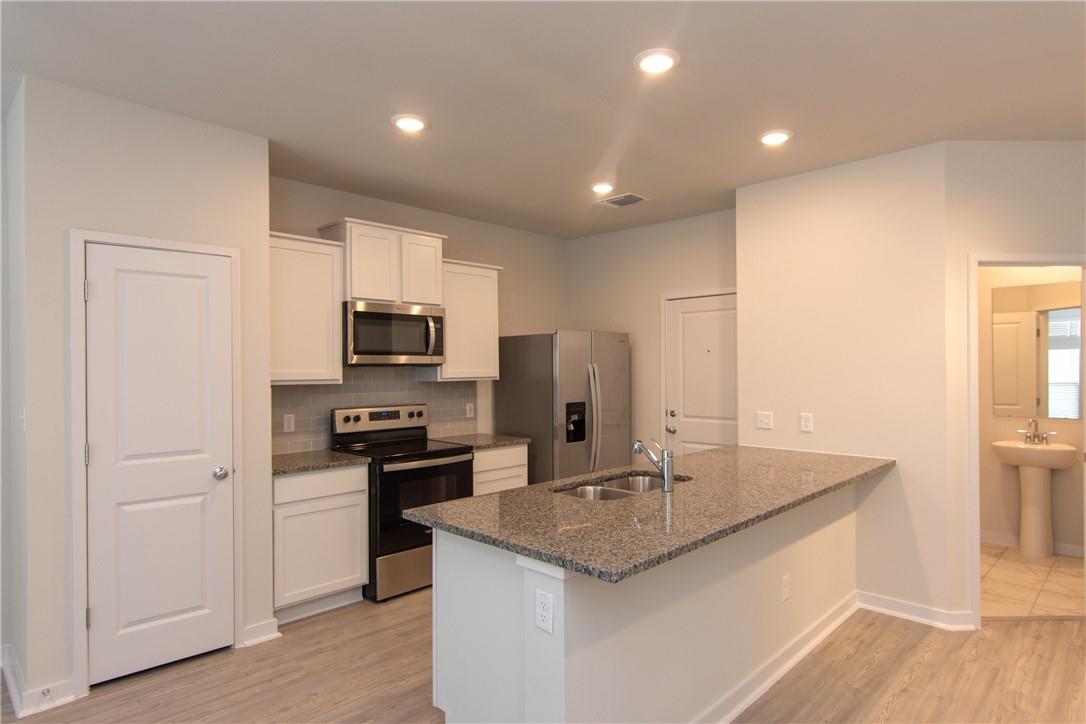 605 N West South St St # 391, Leander, TX 78641