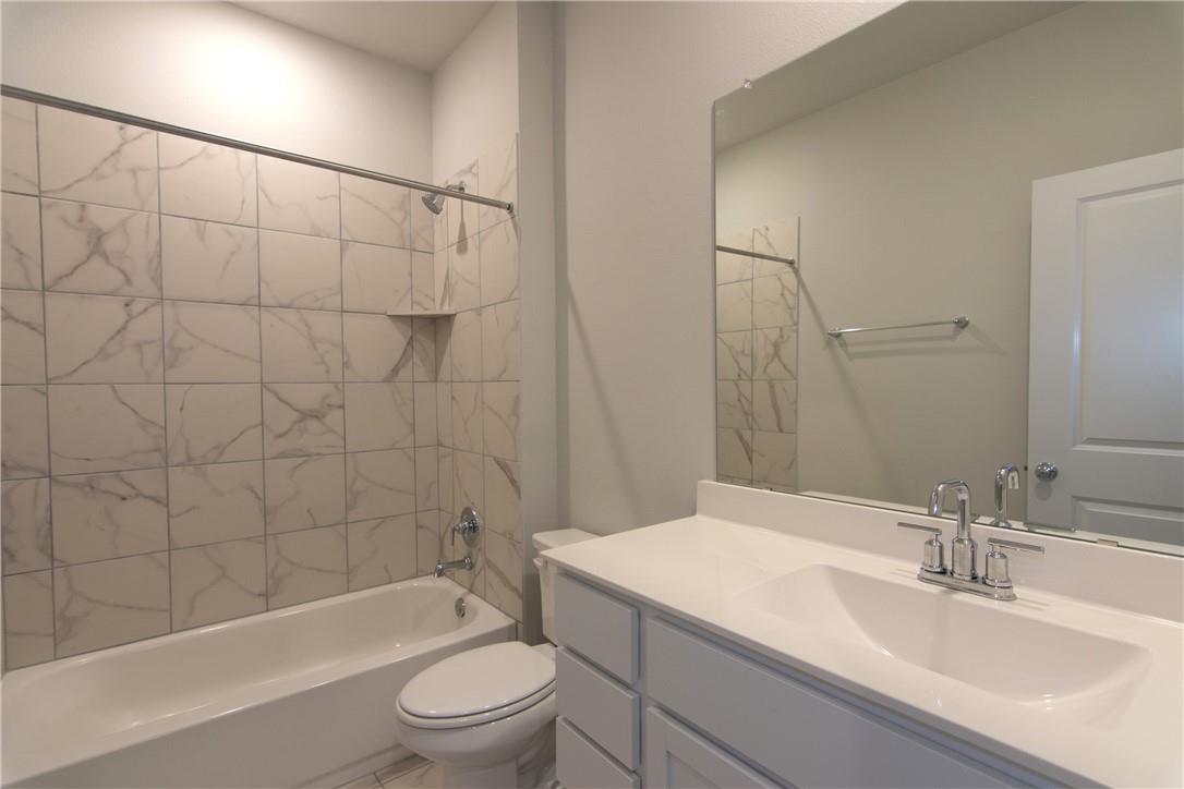 605 N West South St St # 391, Leander, TX 78641