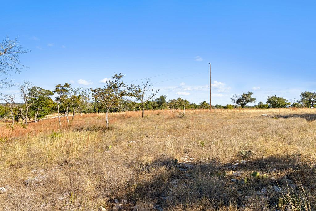 41 Moon Beam Ct, Blanco, TX 78606