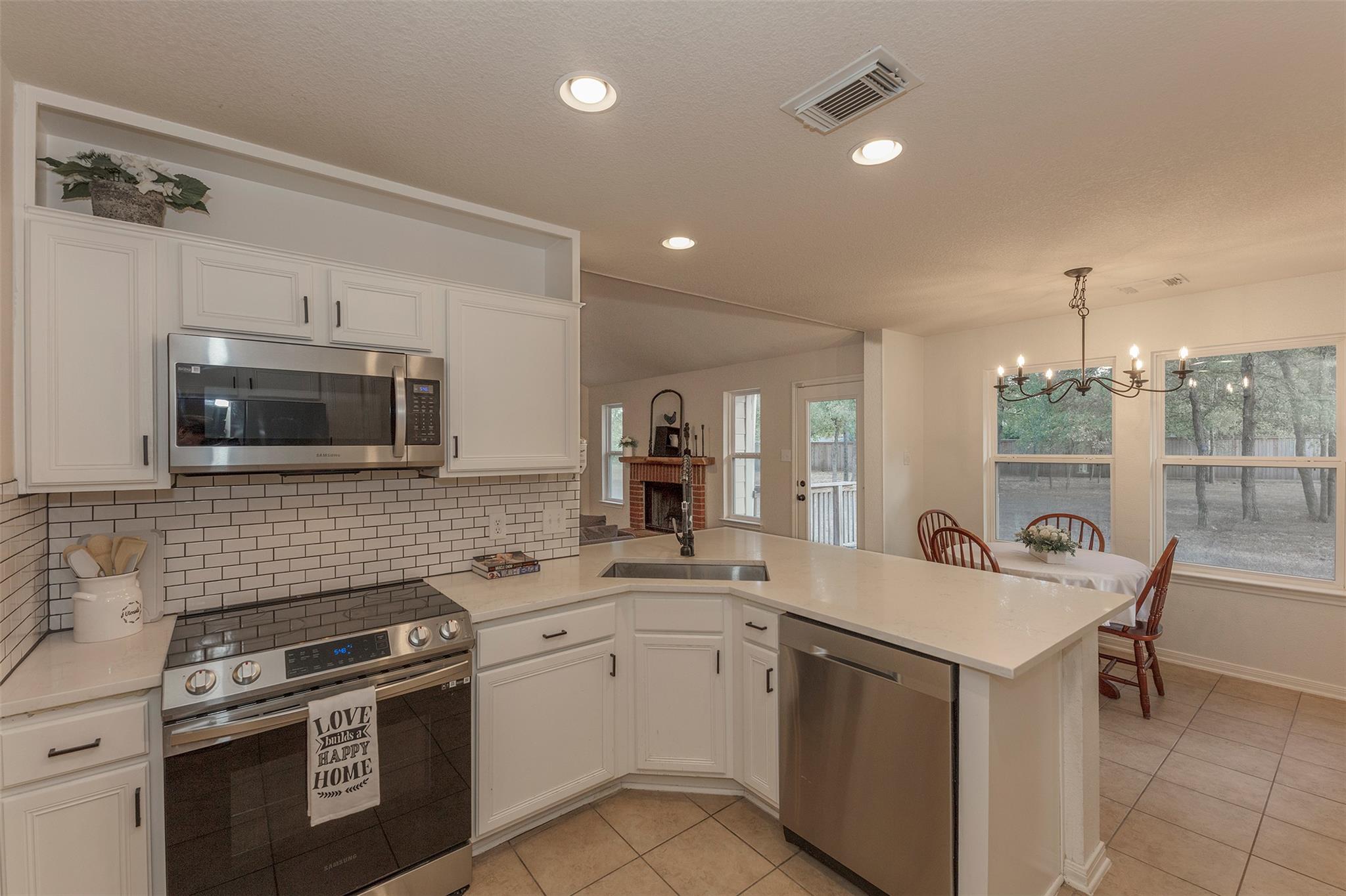 4217 Kellywood Dr, Austin, TX 78739