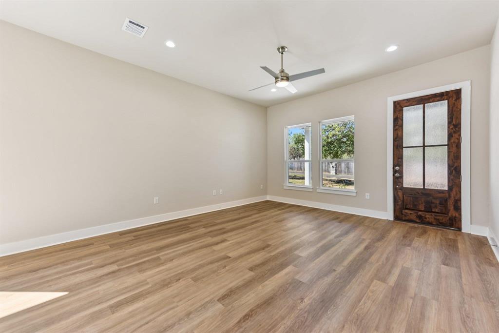 857 Cypress Ln, Cottonwood Shores, TX 78657