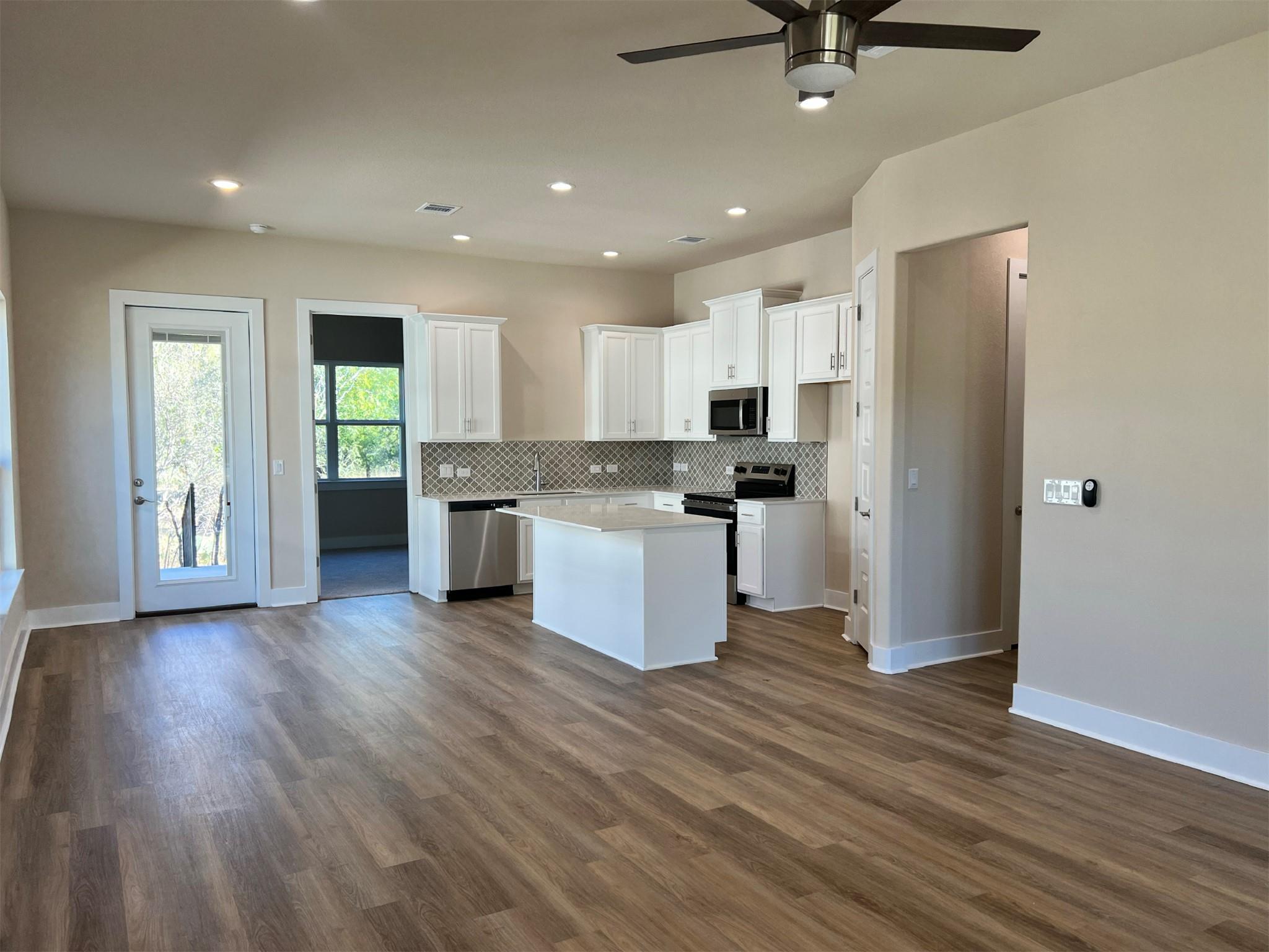 625 Birch Ln, Cottonwood Shores, TX 78657