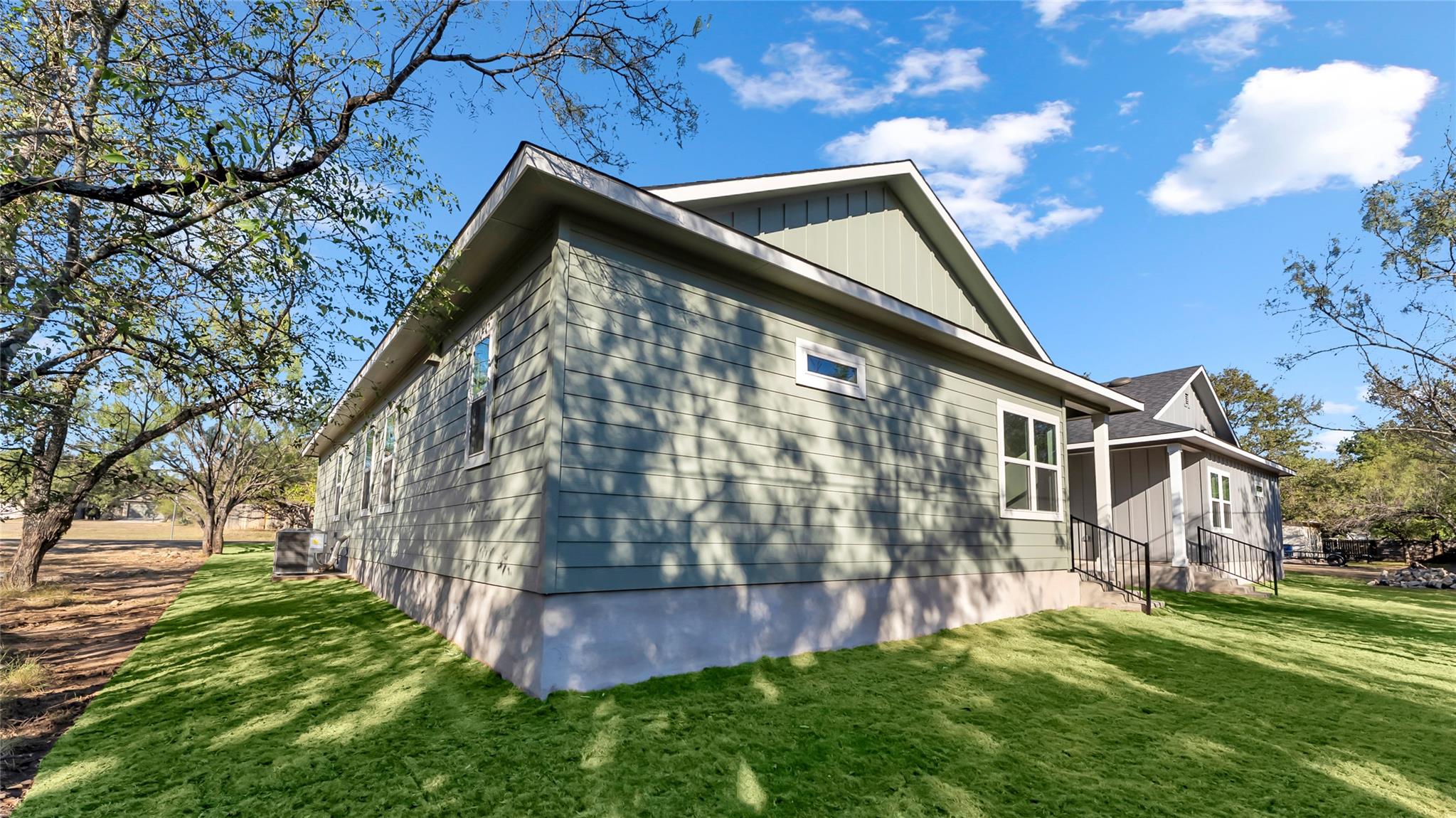 625 Birch Ln, Cottonwood Shores, TX 78657