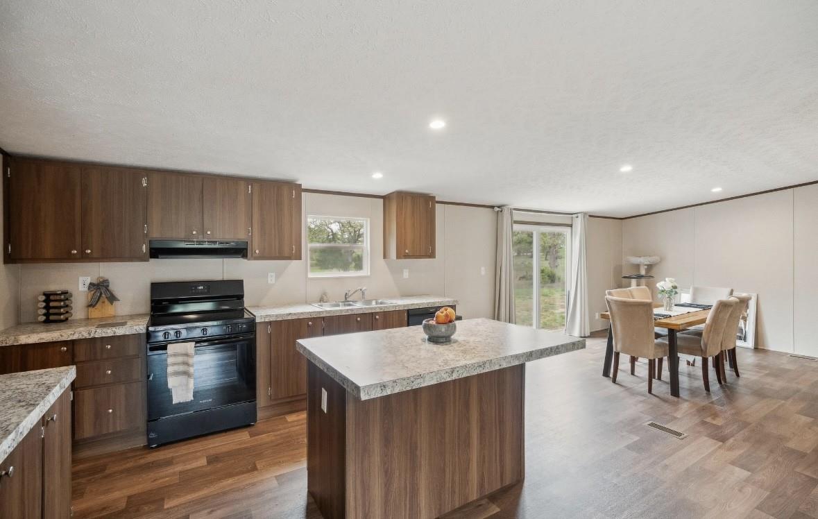 989 Ferguson Loop, Dale, TX 78616