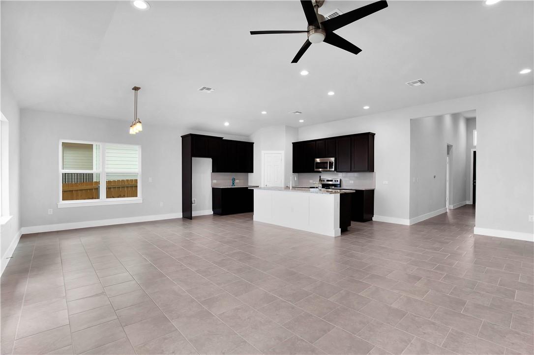 9708 Evening Canopy Dr, Manor, TX 78653