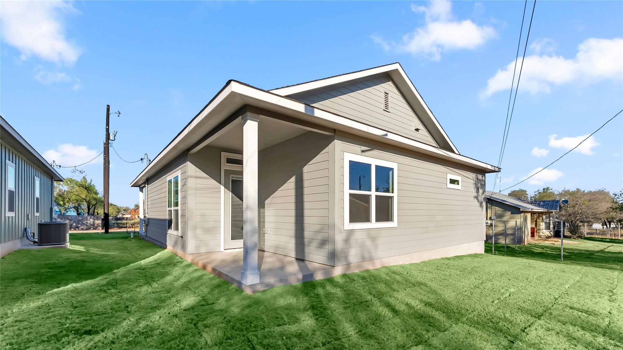 627 Birch Ln, Cottonwood Shores, TX 78657