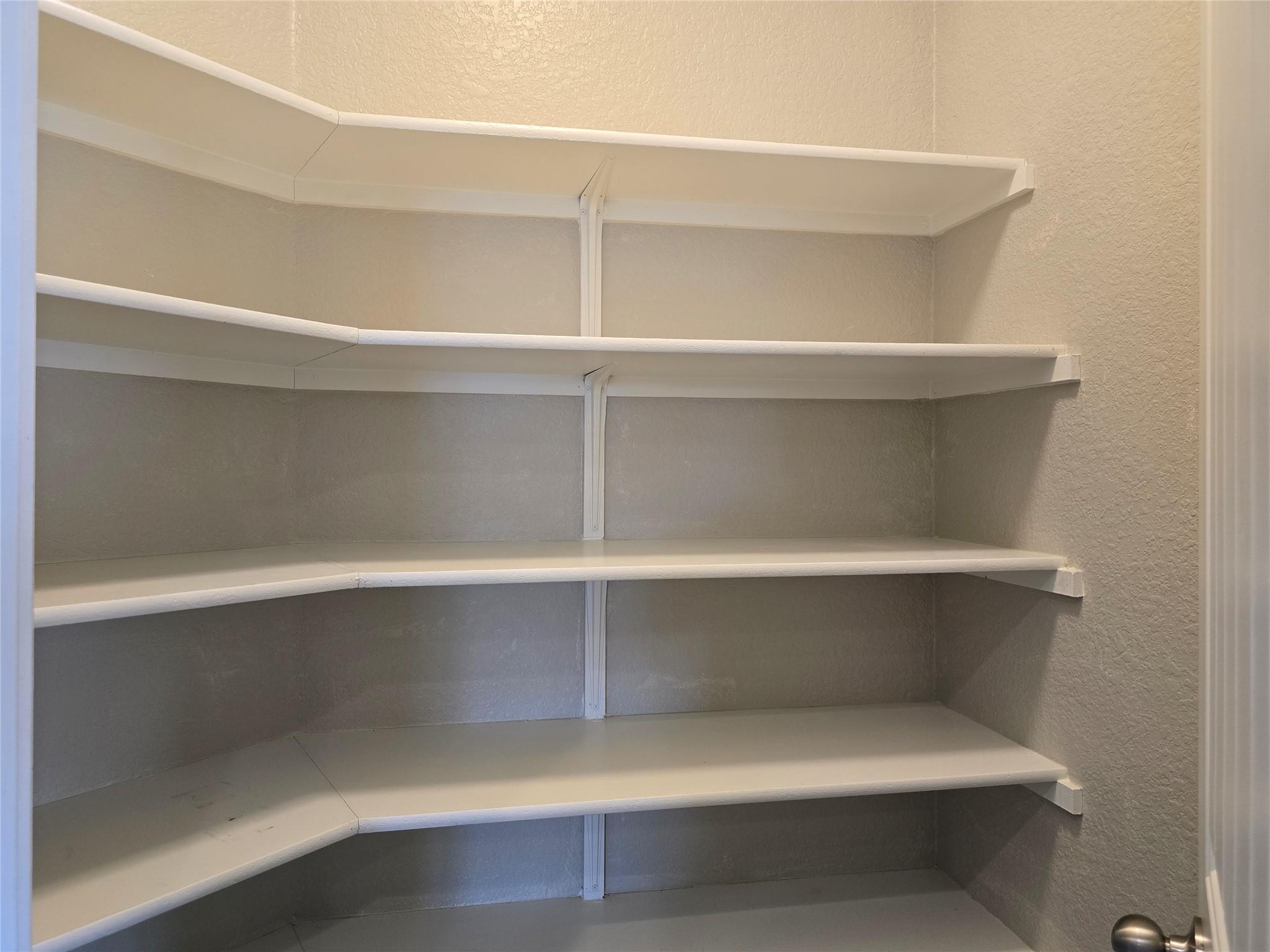 101 Stellamar Dr, Hutto, TX 78634